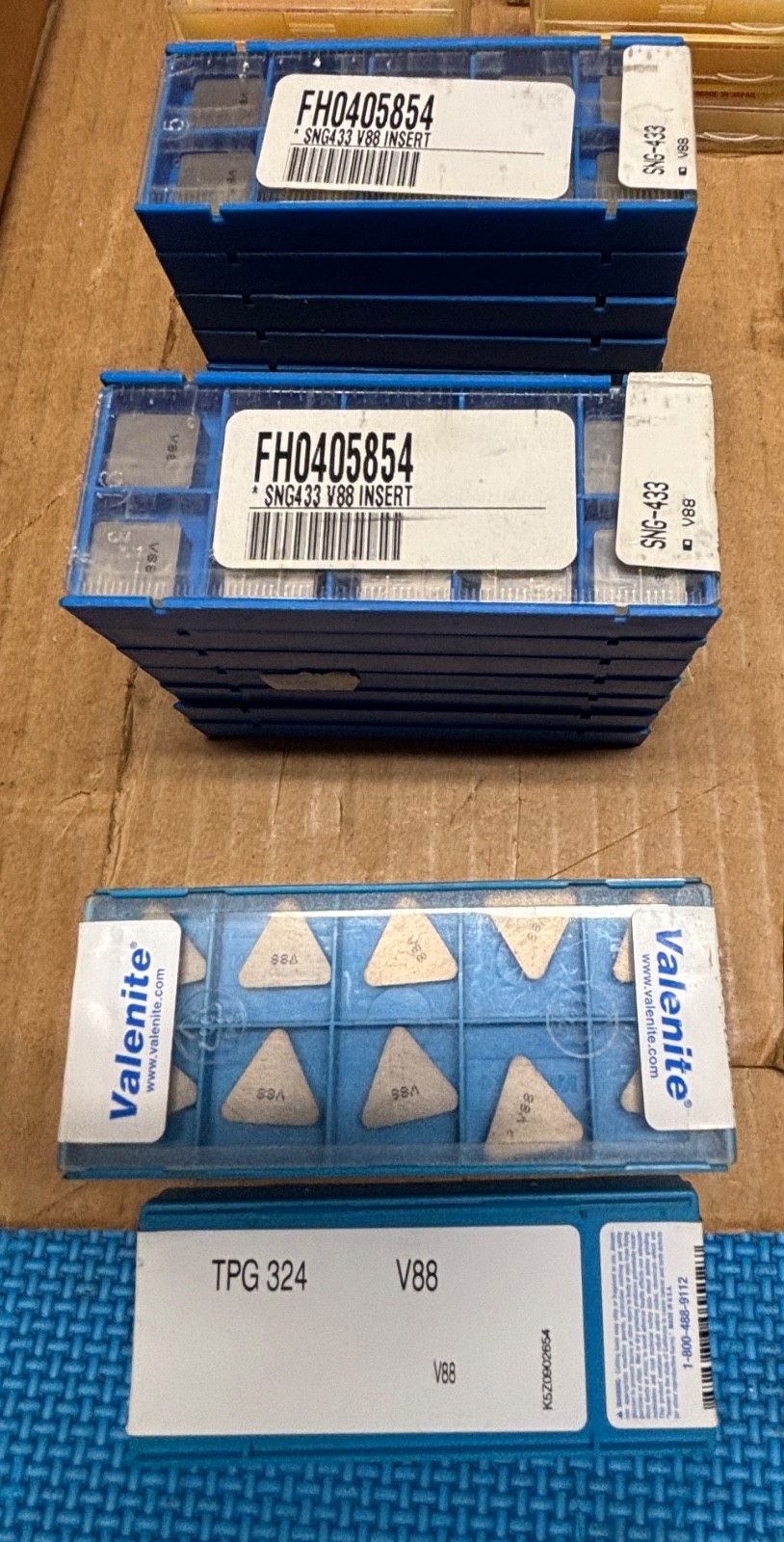 VALENITE Carbide Inserts – VARIETY – 875+ inserts – 122 packs – 27 lbs. – NEW