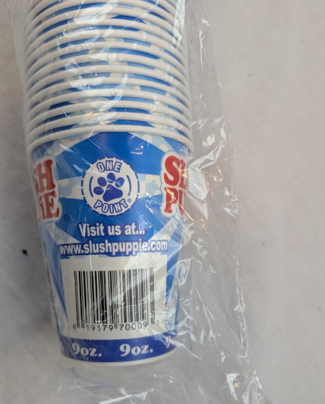 100 Pack Of Official Slush Puppie Cups 9 oz brand new wax coated paper
