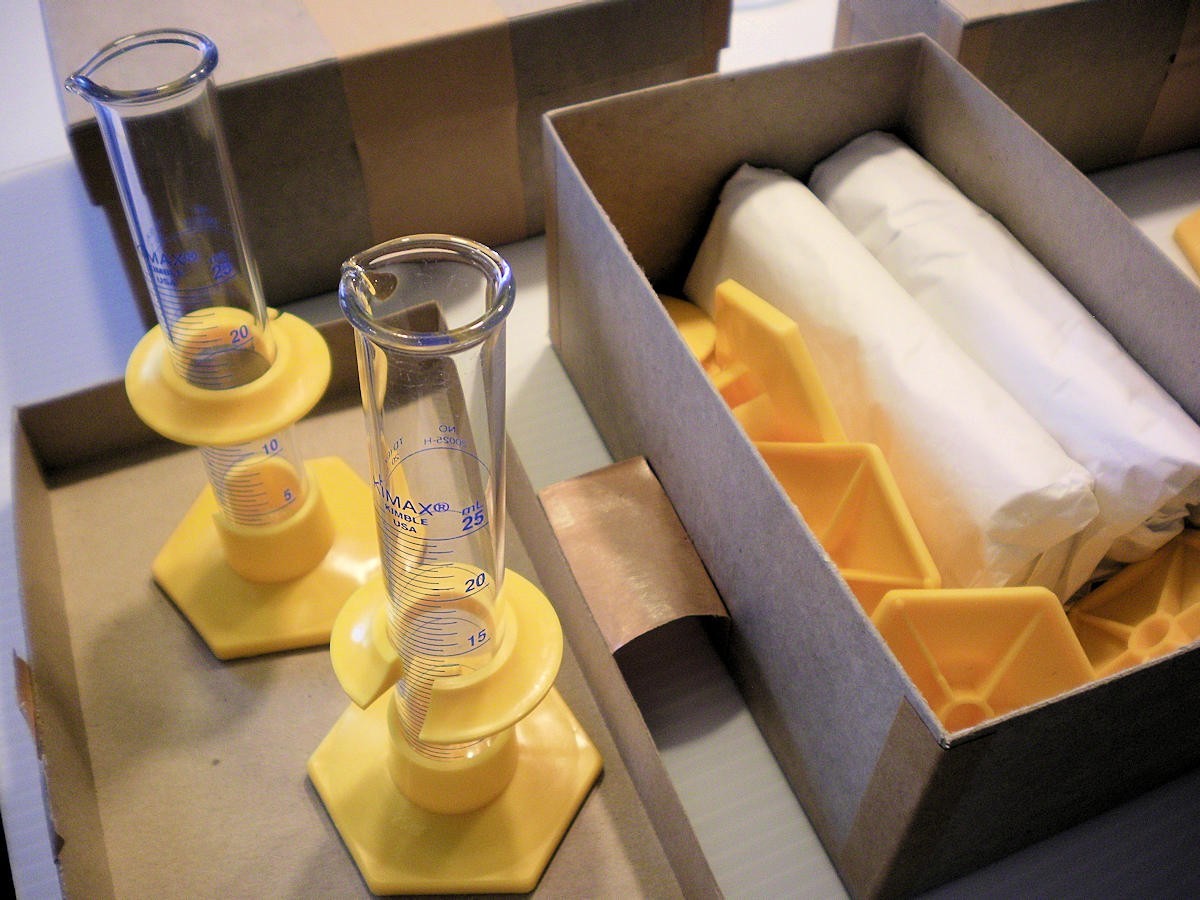 31 piece Kimax Kimble 10ml 25ml Graduated Cylinder 100ml Funnel Lot Lab Glass