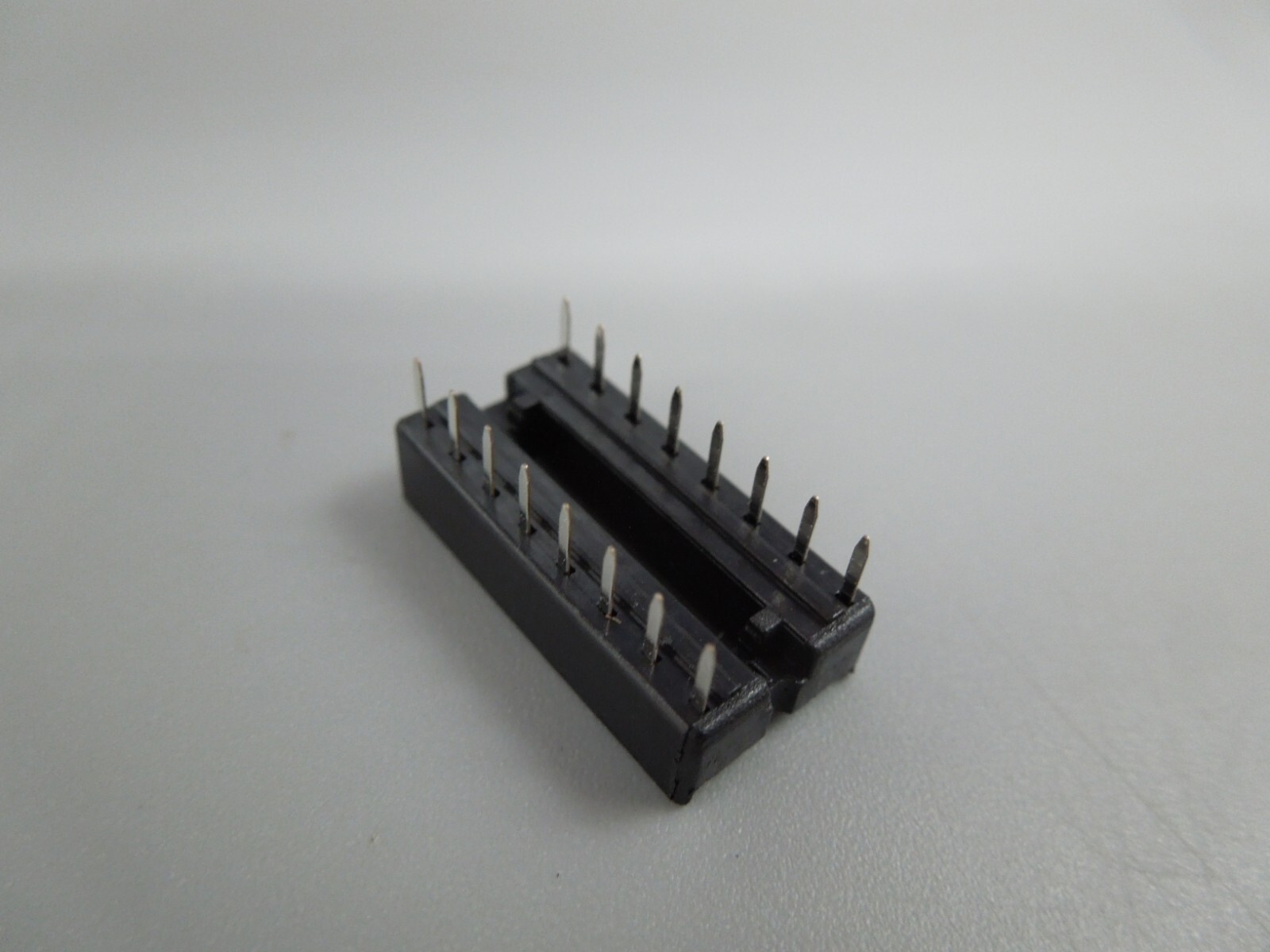 16 pin DIP IC Sockets Adaptor Solder Type Socket – US Seller (QTY 25)
