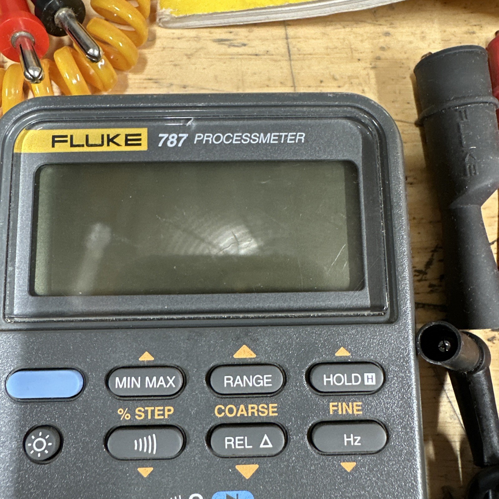 Fluke 787 ProcessMeter W / Soft Case, Leads & Alligator Clips