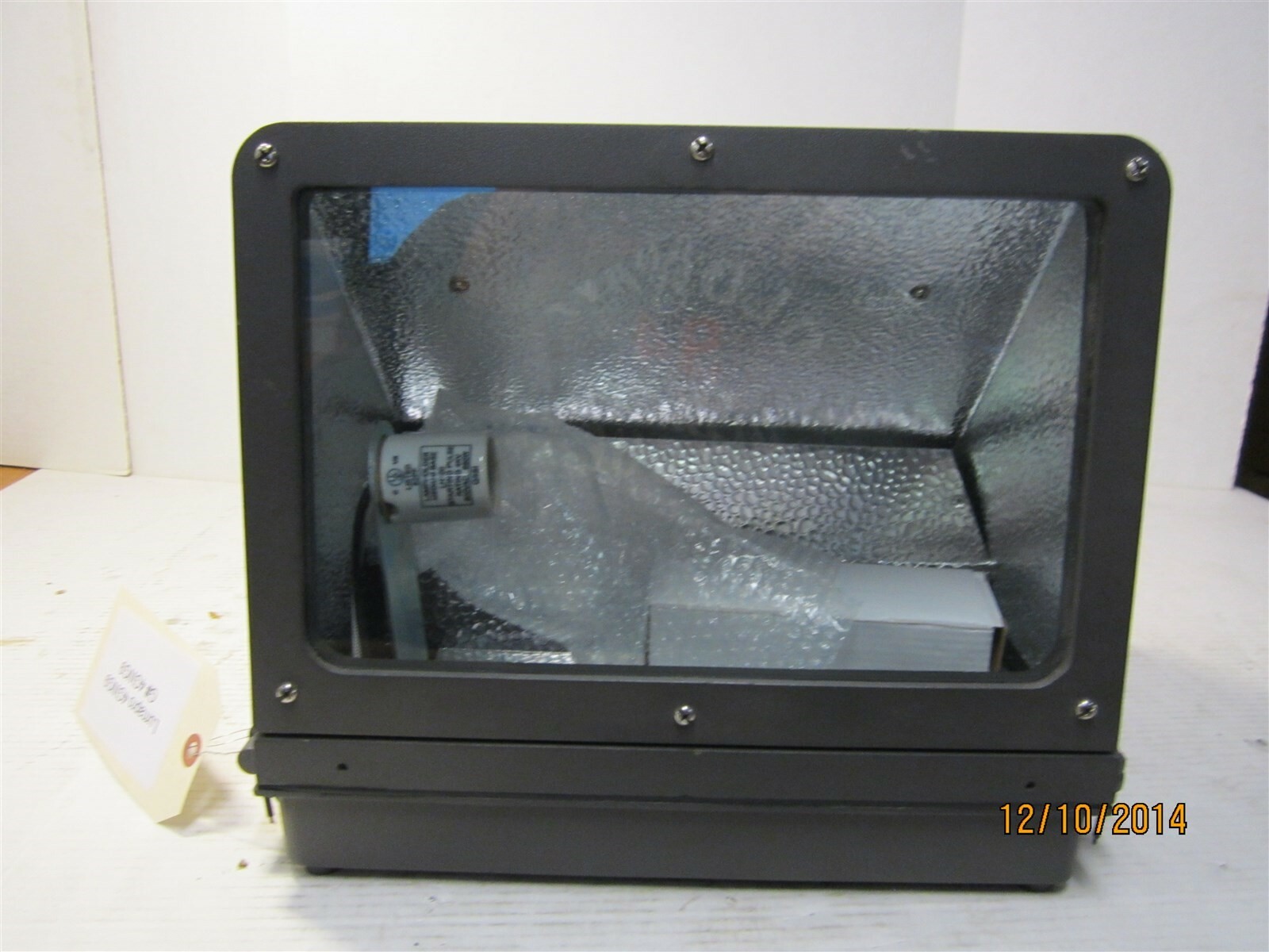Wall Pack Metal Halide Pulse Start Light Fixture 150 Watts 120/277 Volts