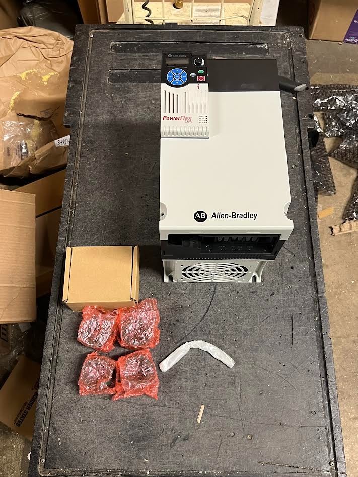 Allen-Bradley 25B-D037N114 Ser A PowerFlex FRN. 6.001 mfg. 2021