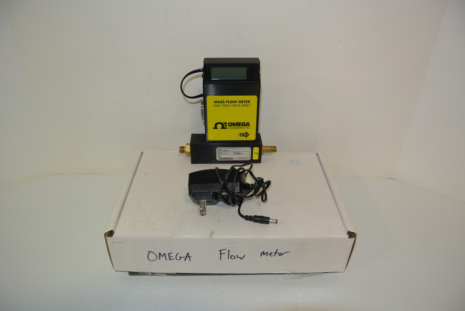OMEGA FMA1826A FLOWMETER WITH POWER CORD 0-30l/MIN N2 GAS IN BOX