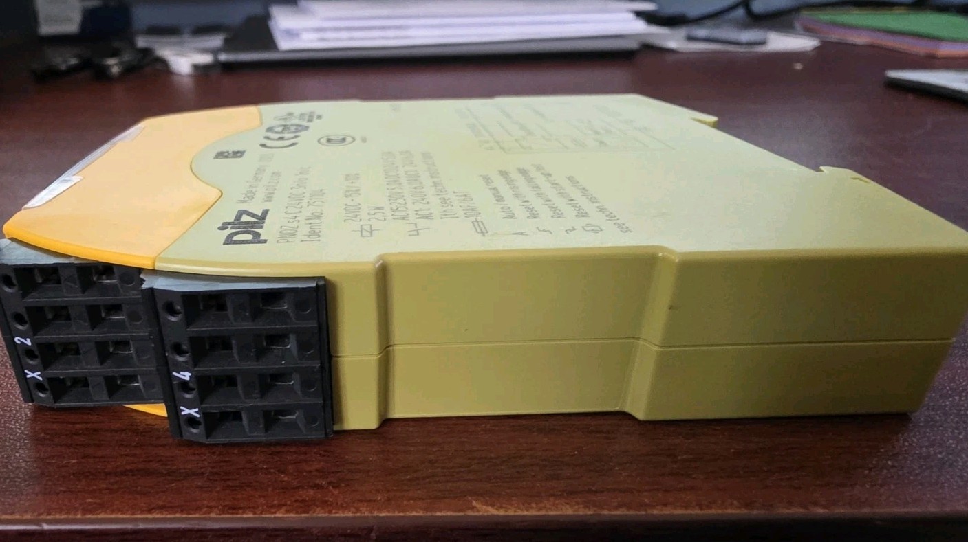 USED PILZ PNOZ s4 751104 C 24VDC 3n/o 1 n/c Safety Switch Relay – U.S. SELLER