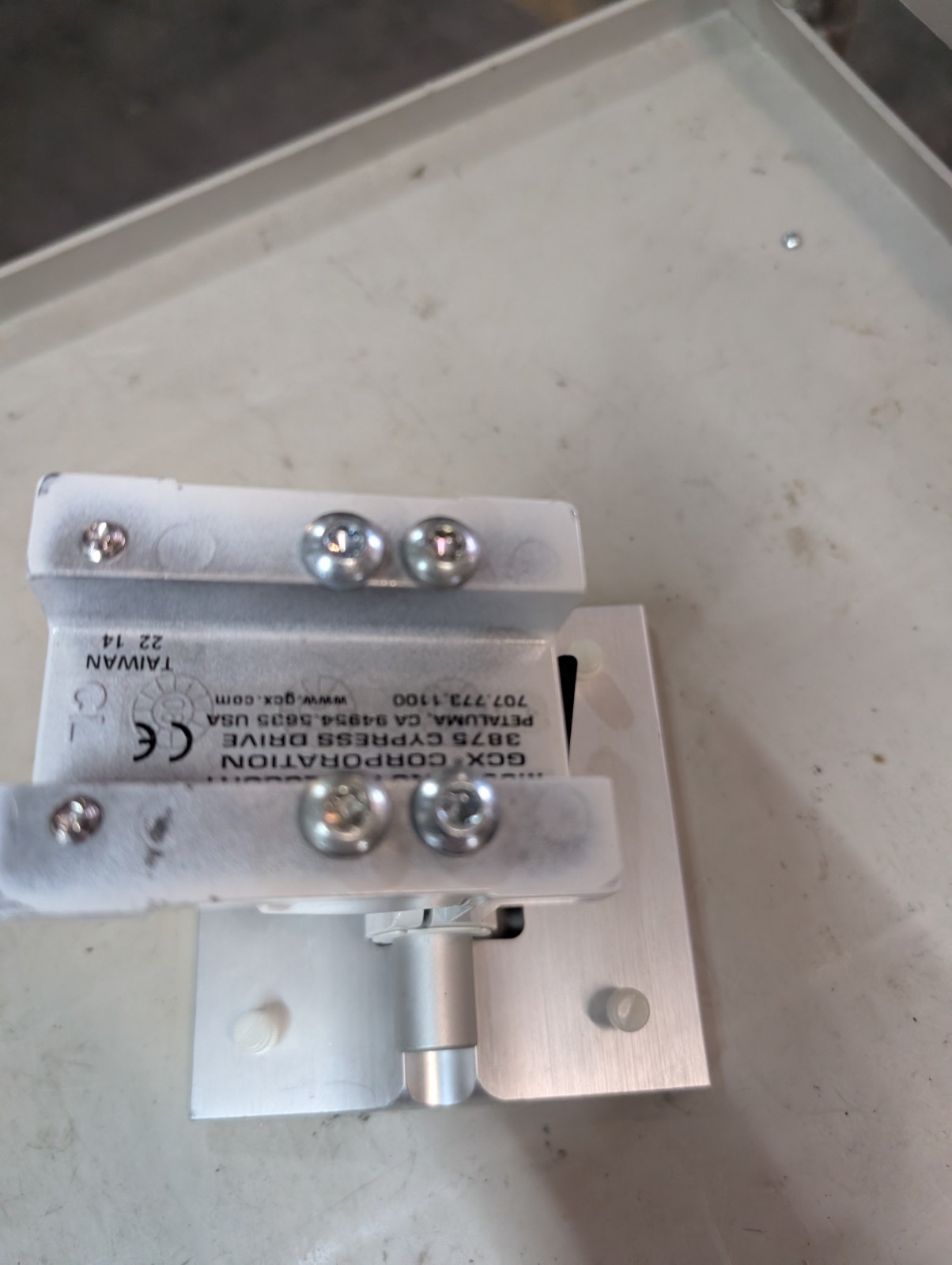 GCX WMM-0001-04 Articulating Wall Mount, max load 30 lbs/14kg, as shown in pics
