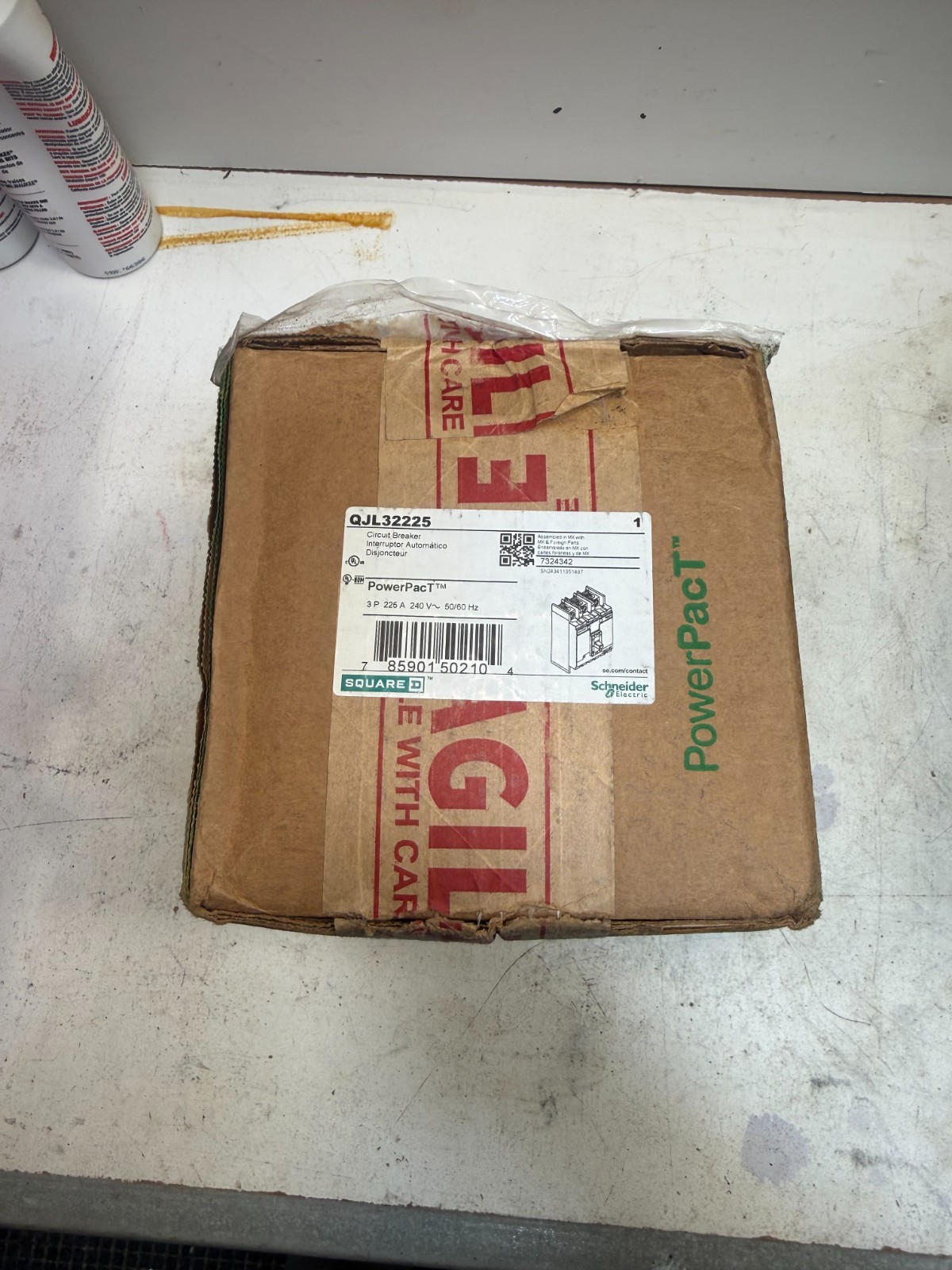SQ D QJL32225 Circuit Breaker *New In Box*