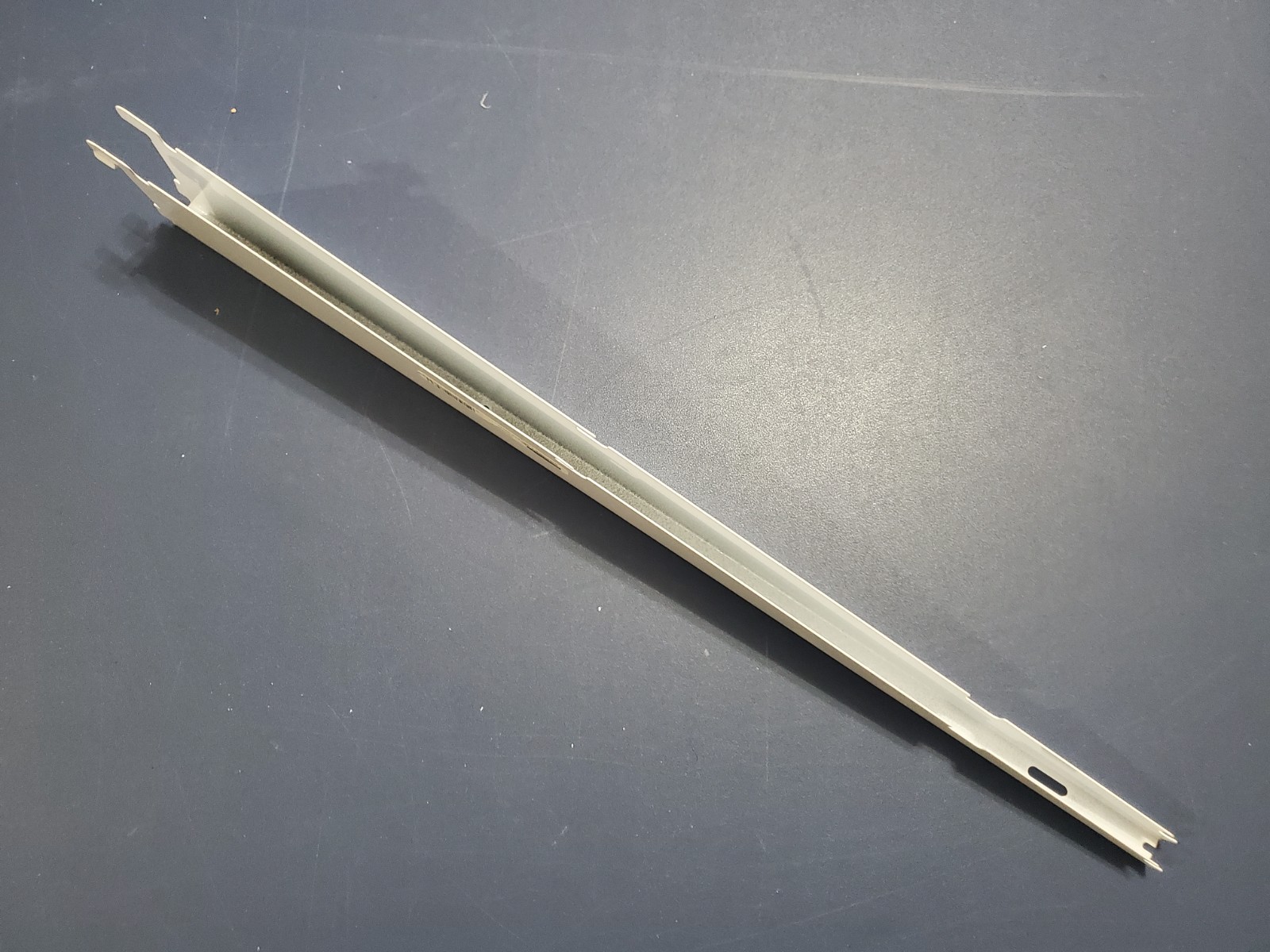 Rubbermaid 20″ F/T WHT 1959957 071691497936