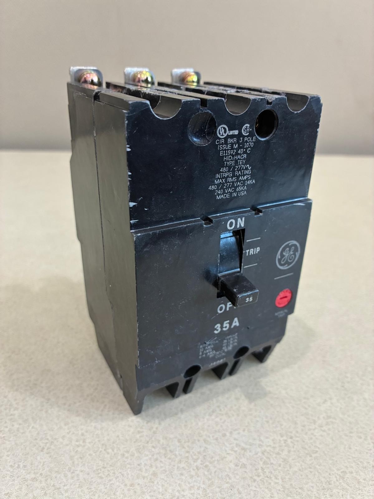 GE TEY335 35A 3P 480V 18K AIC Circuit Breaker – Black
