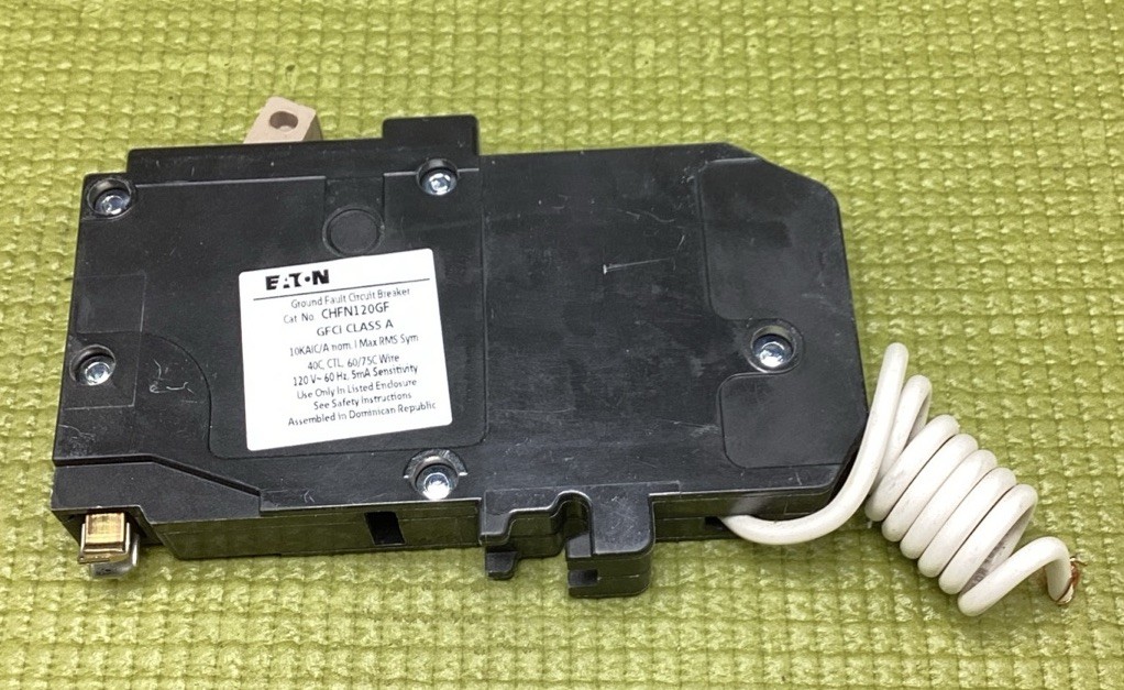 New Circuit Breaker Cutler Hammer CH120GF 20 Amp 1 Pole GFCI @@