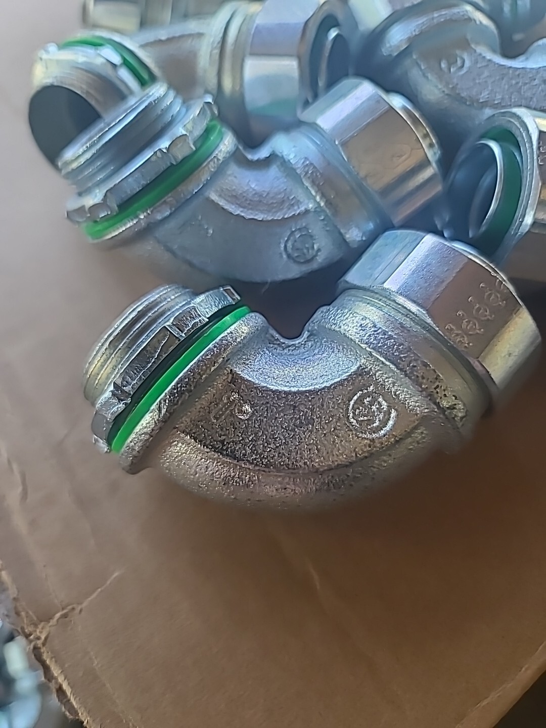 UNBRAND INSULATED LIQUID TIGHT CONDUIT. 1″. 90 DEGREE. LOT OF 10.