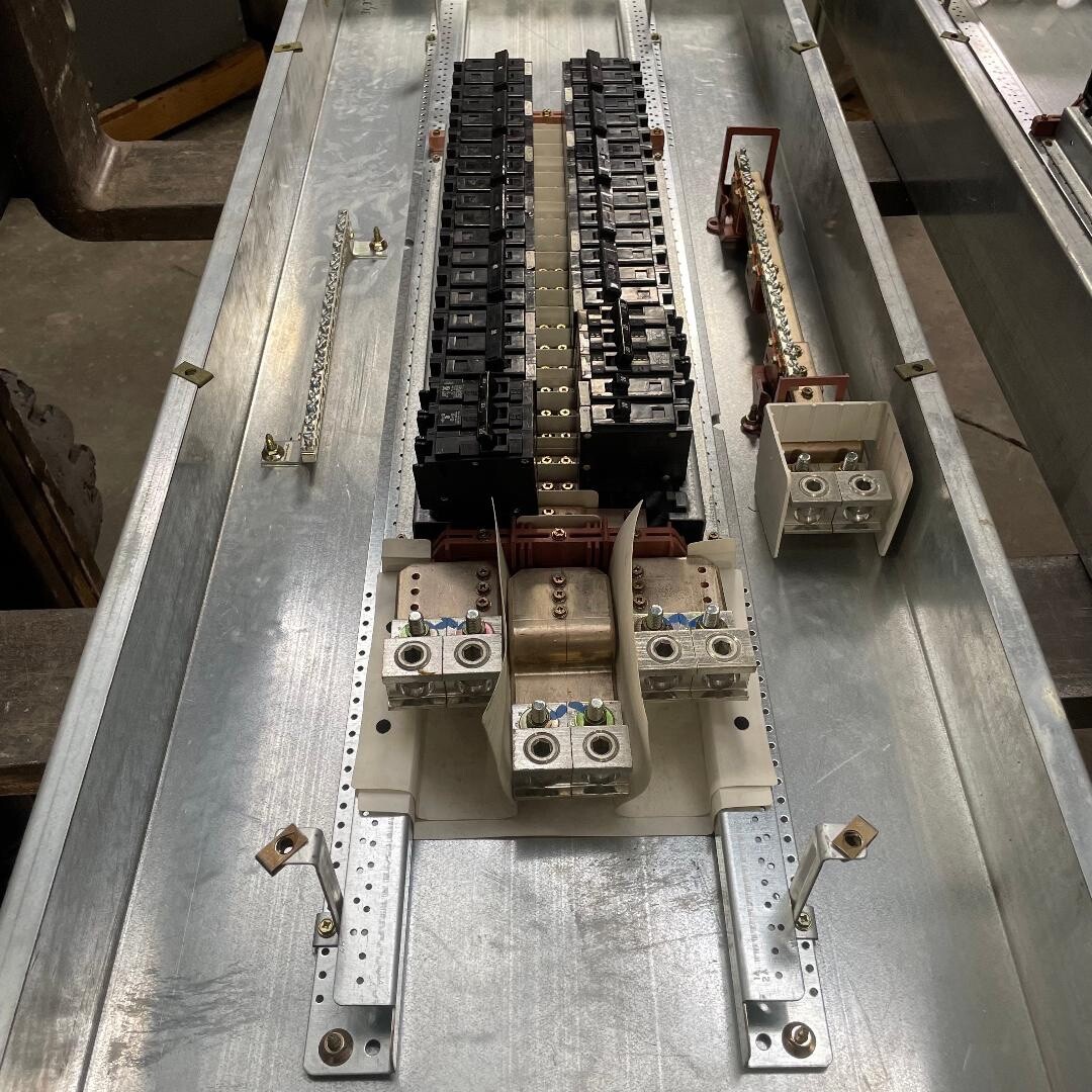 Eaton PRL1A Panelboard 400A 120/208V 3Ph 4W 400 Amp MLO W/ Breakers