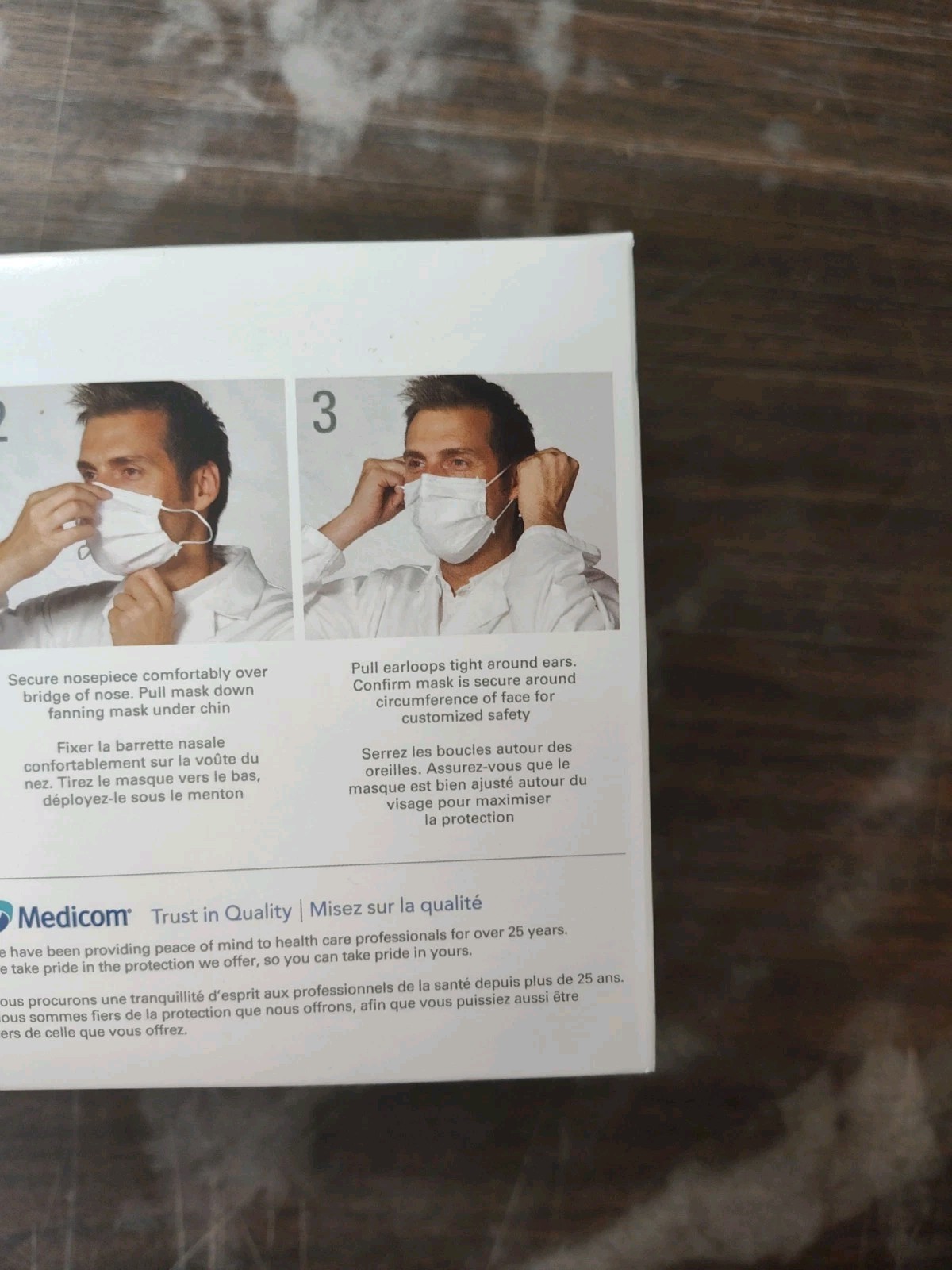 Medicom 2047 SafeMask Premier Elite Earloop Face Masks ASTM Level 3 White 50/Bx