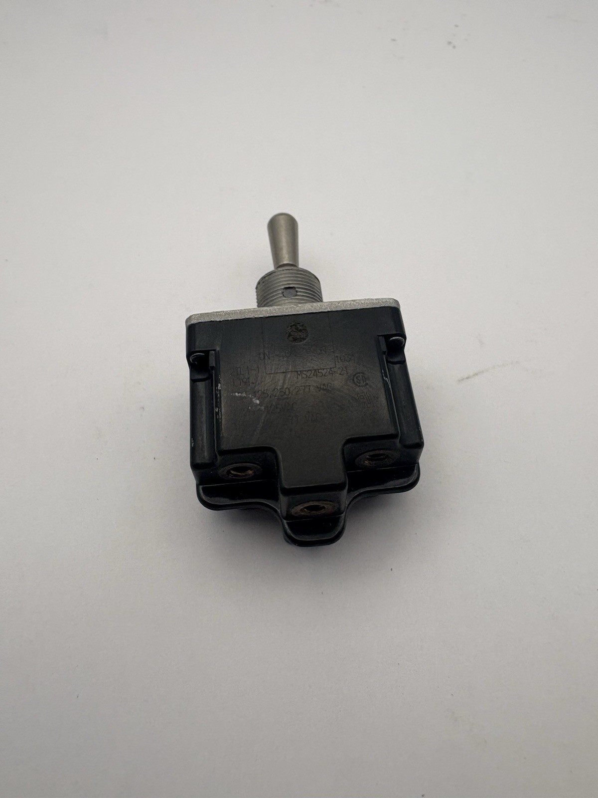 2TL1-1 MS24524-21 TOGGLE SWITCH ON OFF ON DPDT 15A 125V HONEYWELL