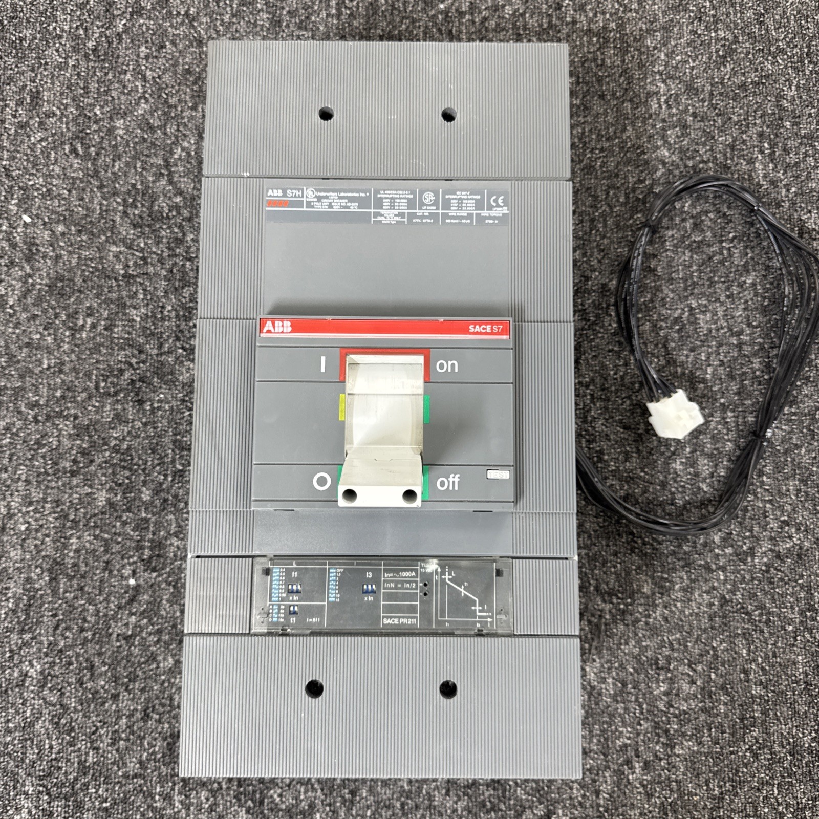 ABB S7H 1000 AMP 600V 3 POLE CIRCUIT BREAKER WITH AUX AND 24V SHUNT TRIP RECON