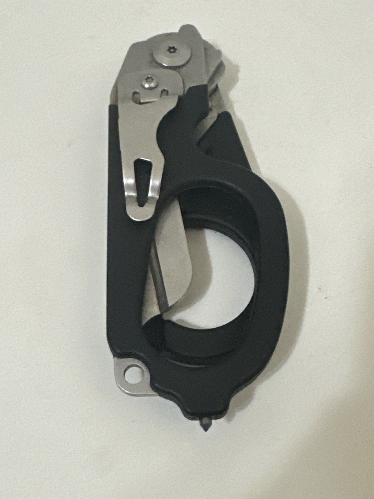 6-in-1 Folding Emergency Trauma Shears Glass Breaker Strap Cutter Black
