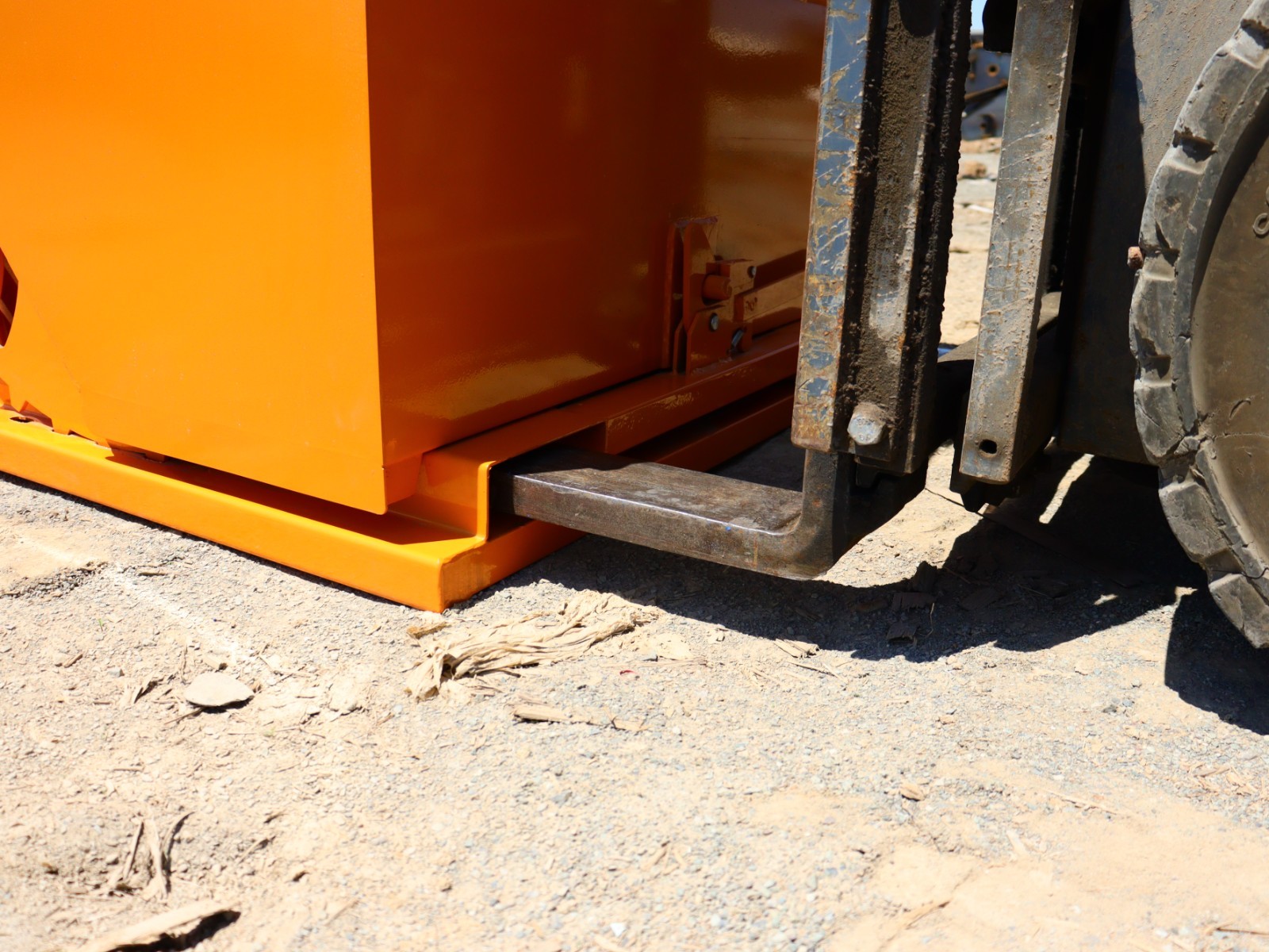 Self-Dumping Hopper – 1 Cubic Yard, Heavy Duty Steel, Forklift & Skid Steer Use