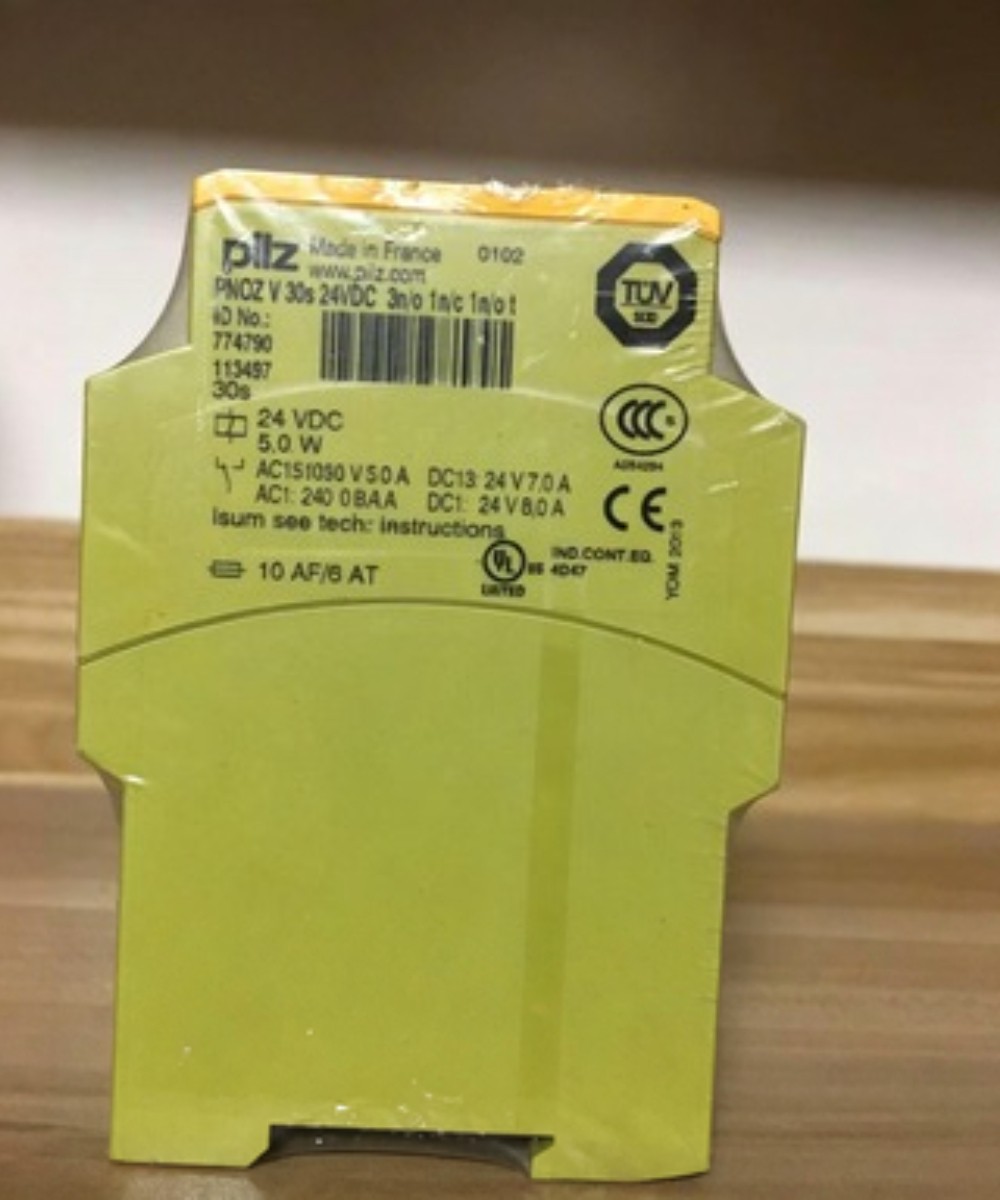 PILZ 774790 PNOZ V 30s 24VDC 3n/o safety relay Brand New Expedited Shipping #A