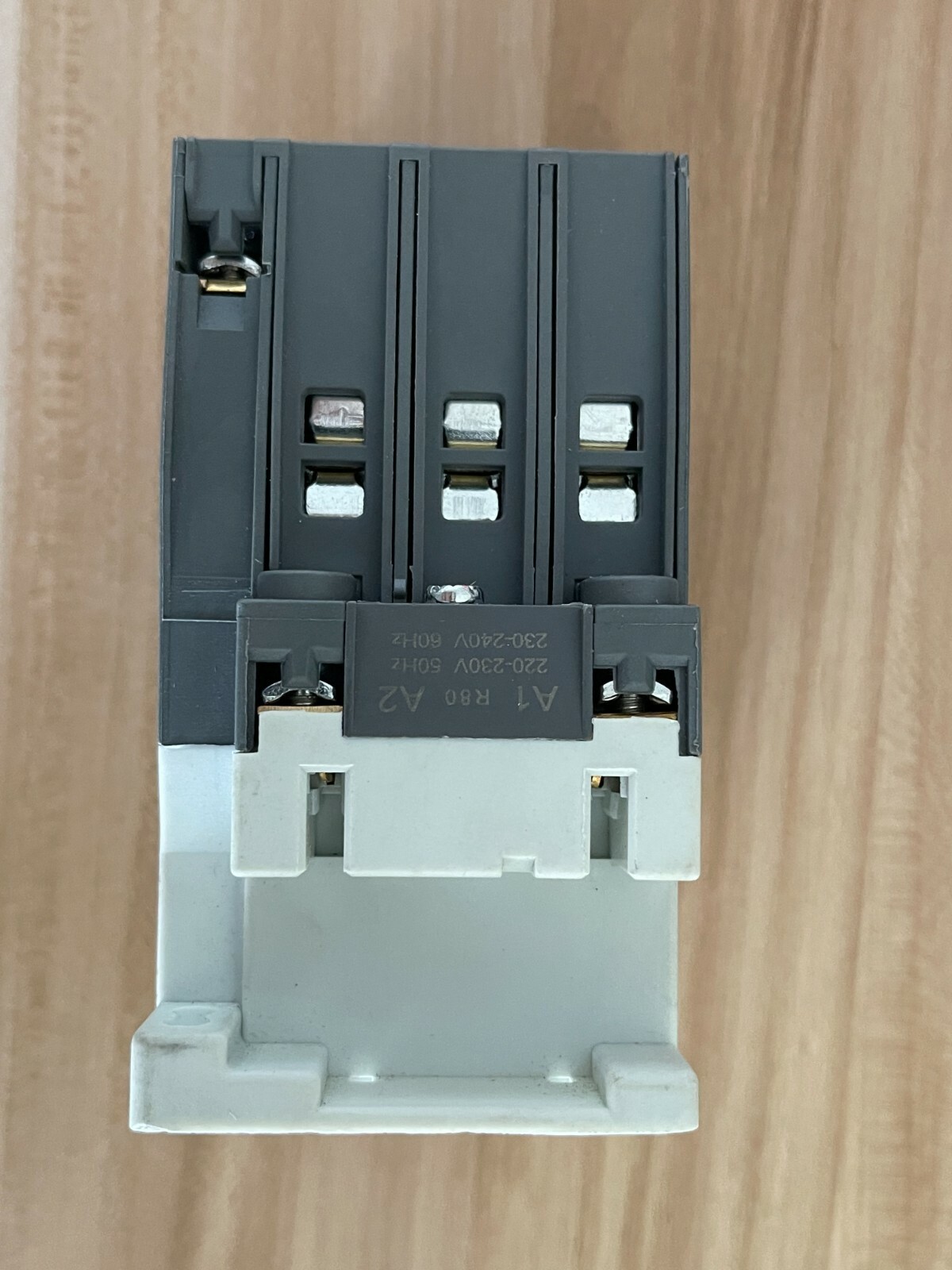 A40-30-10 Contactor 24V、110V 50Hz / 110-120V 60Hz、220-230V 1pc ABB Free Shipping