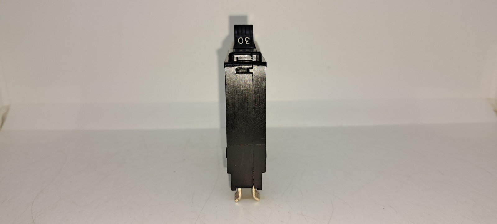 Square D QO130 30 Amp 1 Pole Plug In Circuit Breaker Grooved Handle