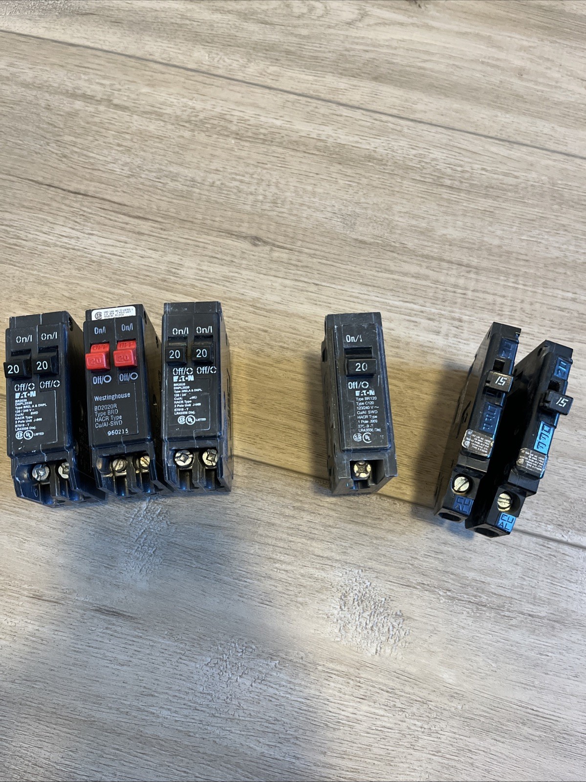 Eaton BR2020 x2, BD2020 x1, Eaton BR120 x1, 15 Amp Single x2