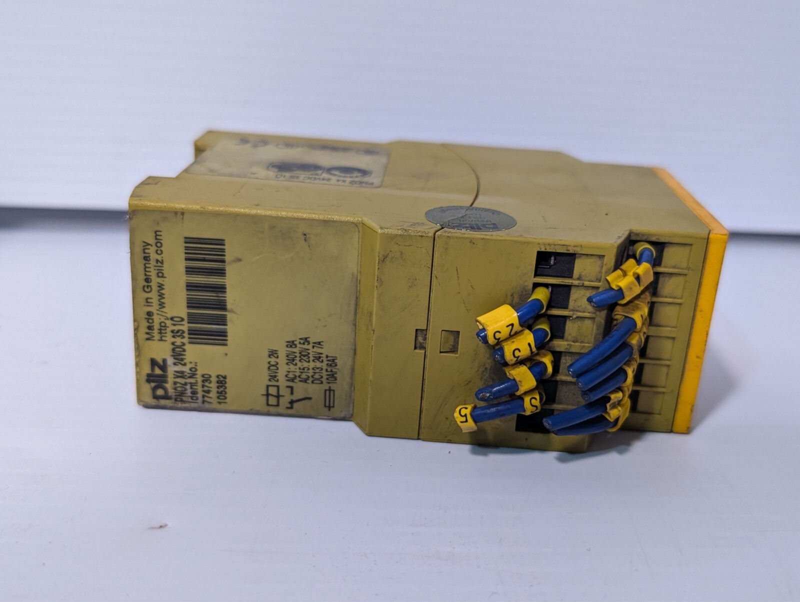 pilz PNOZ X4 safety relay, 24VDC, 3S 10, 2W, 774730 105382 as pictured