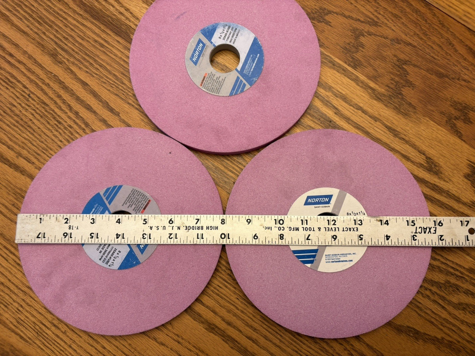 NEW 3pc NORTON 25A Pink 8 x 1/2x 1 1/4 Alundrum Abrasives Grinding 25A60-KVBE