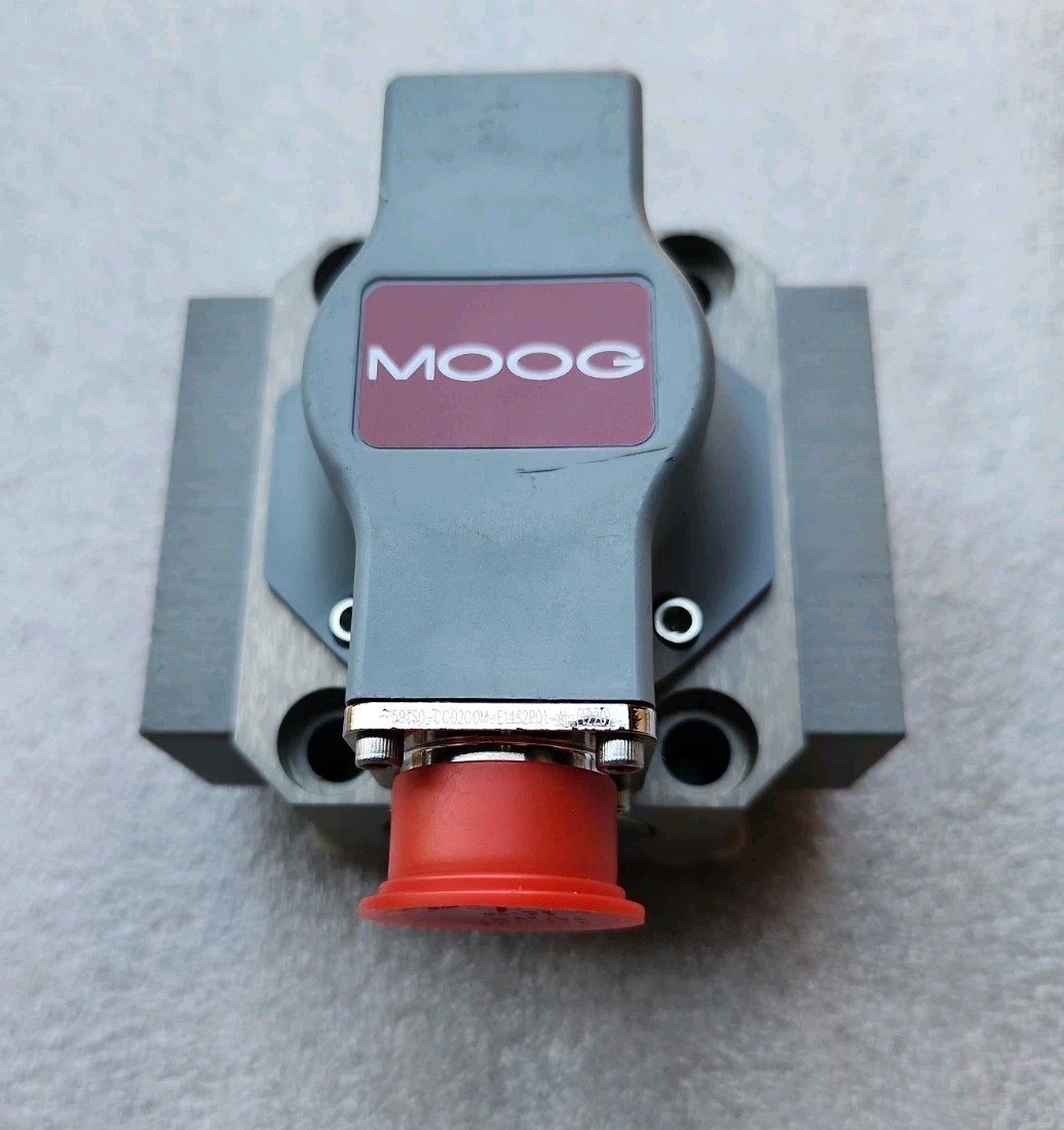 MOOG G761-3005B SERVO VALVE WITH TEST REPORT, OLD STOCK