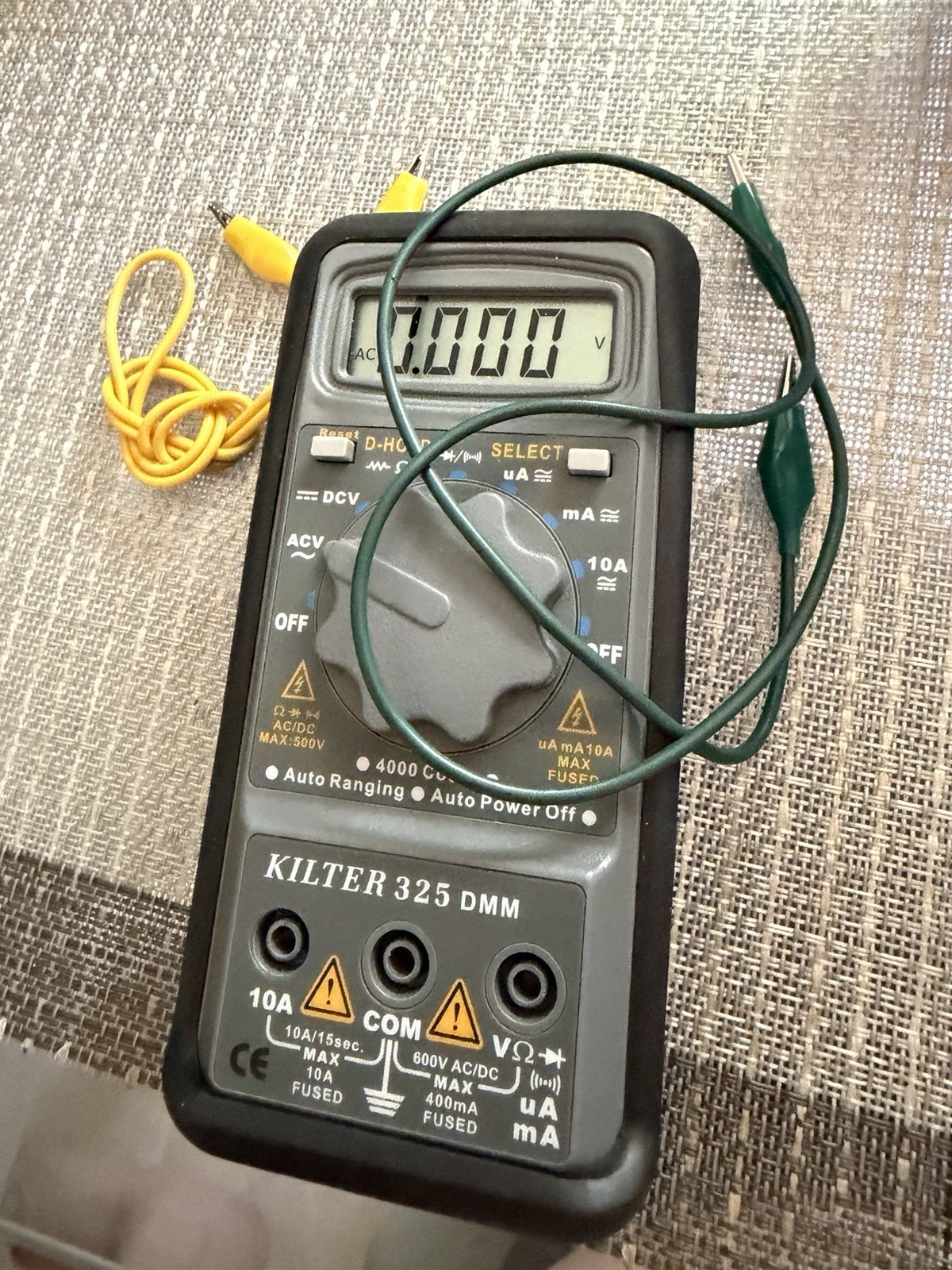 KILTER 325 4000-Count CAT III 600V Auto-Ranging DMM w/ Leads & Clips