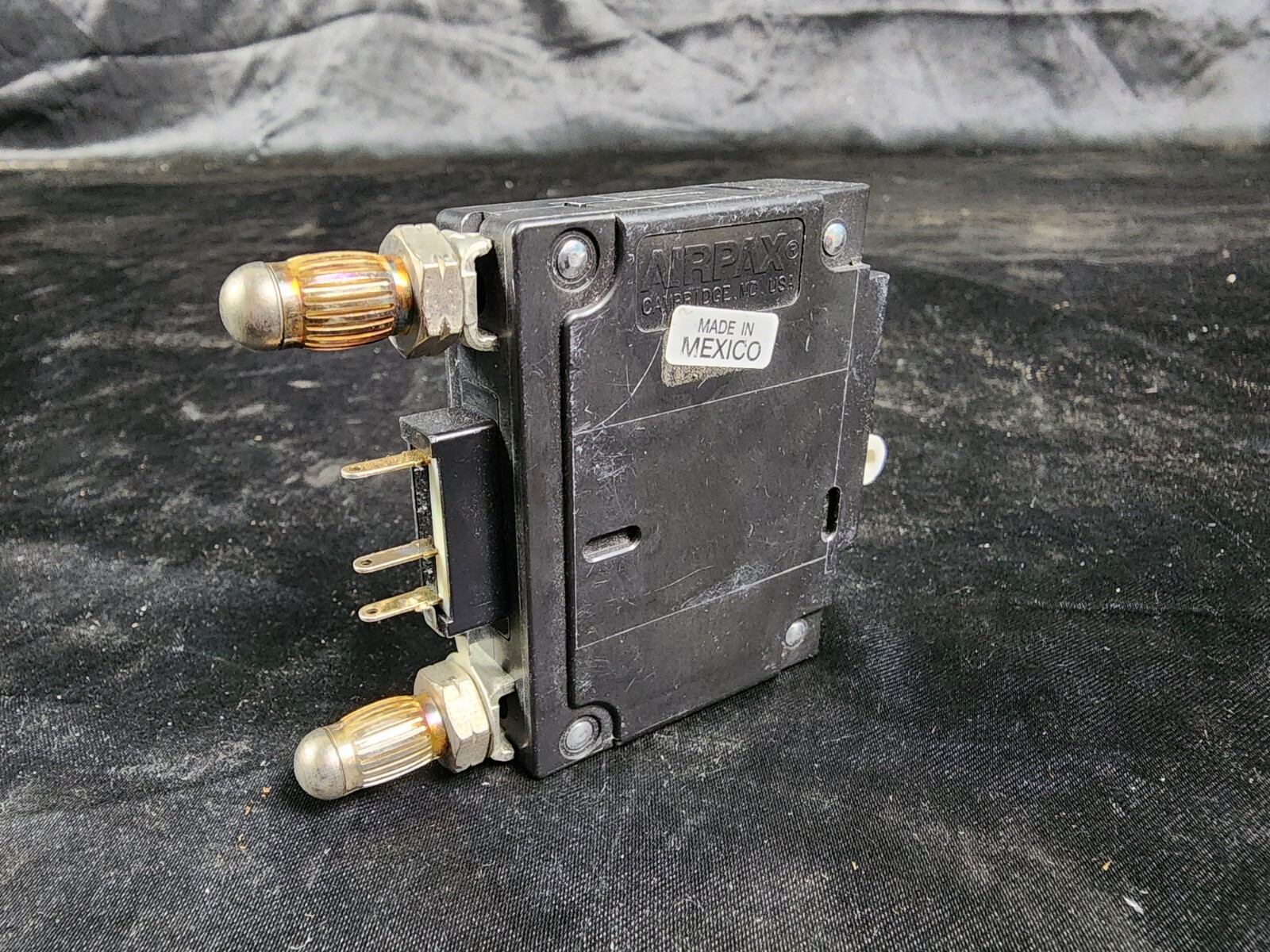 AirPax 30 Amp Bullet Breaker LELK1-1RS4-30452-30 Single Unit