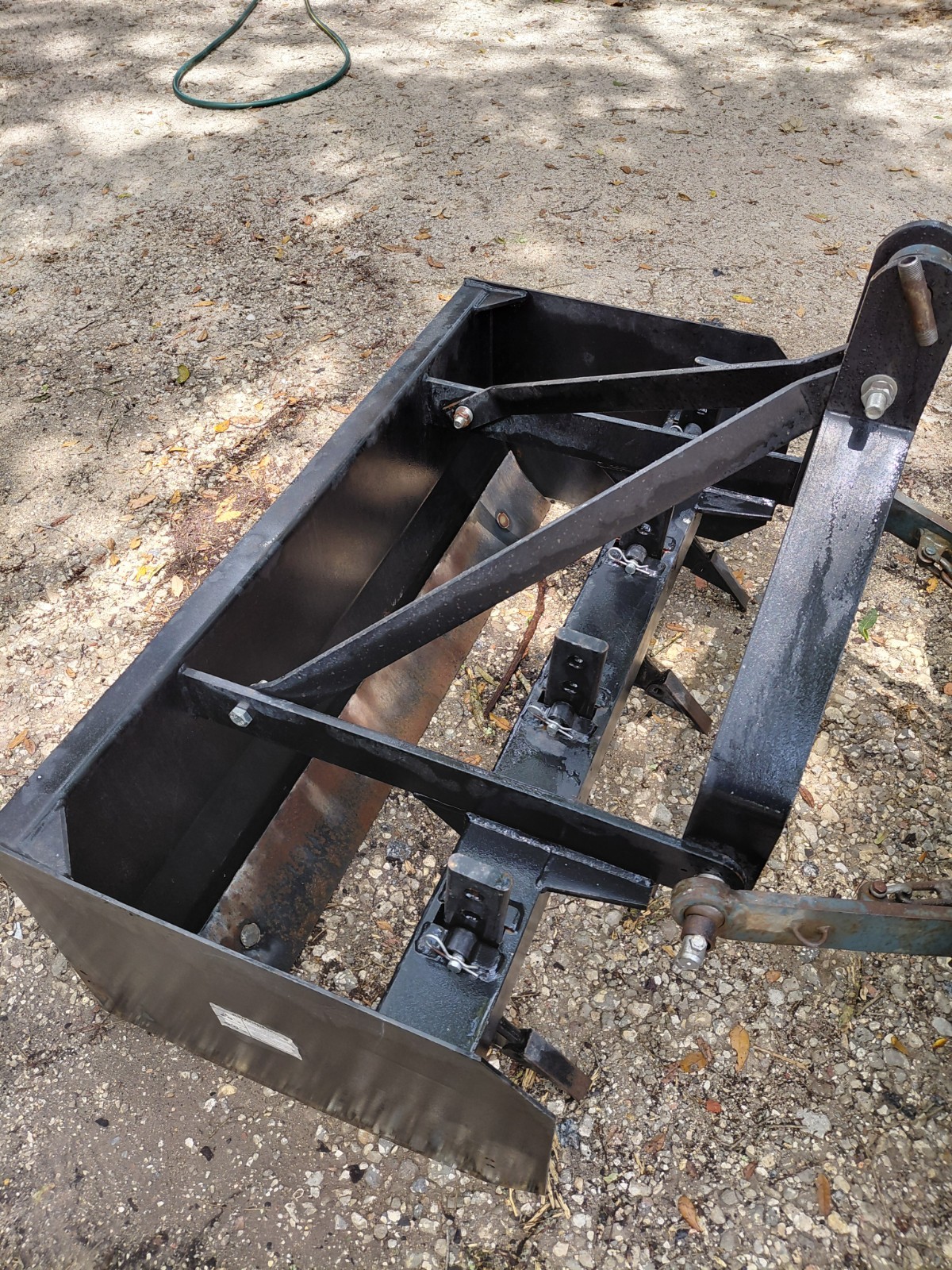 Box Blade/Scraper 48 in. Cat. 1, 3-pt. Hitch, 4 Rippers, NorTrac Brand w/Manual