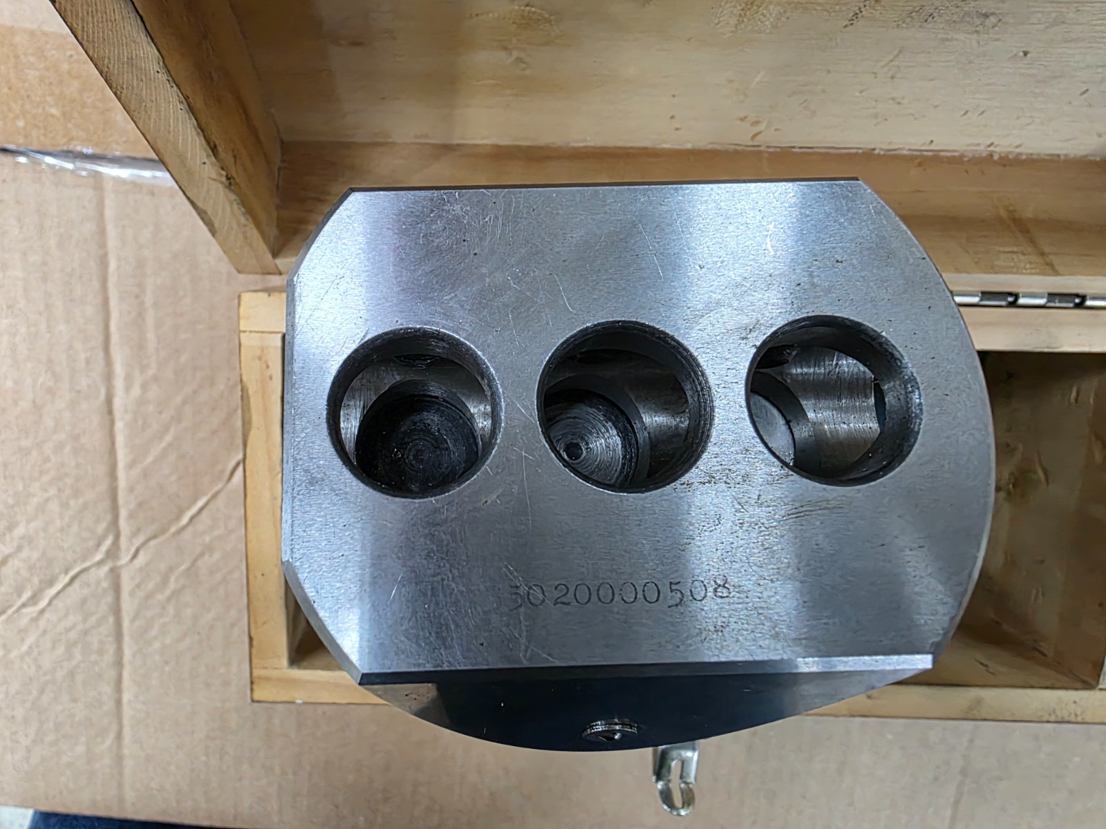 Unknown2 3 Feed Automatic Boring Head R8 Used & Works No Boring Bars Included