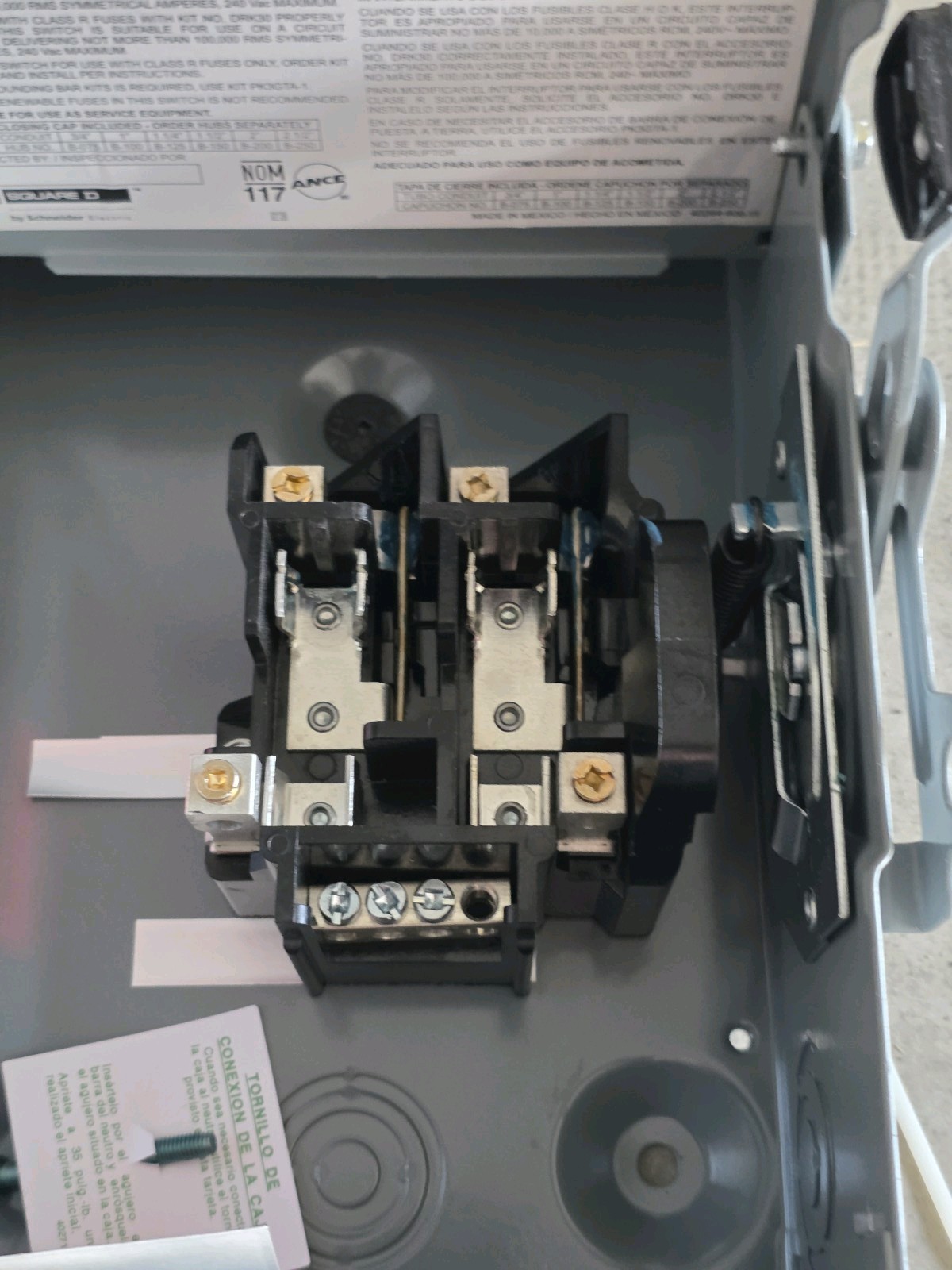 New Square D D221NRB 30A 240 Volt Two Pole NEMA 3R Fusible Disconnect Switch