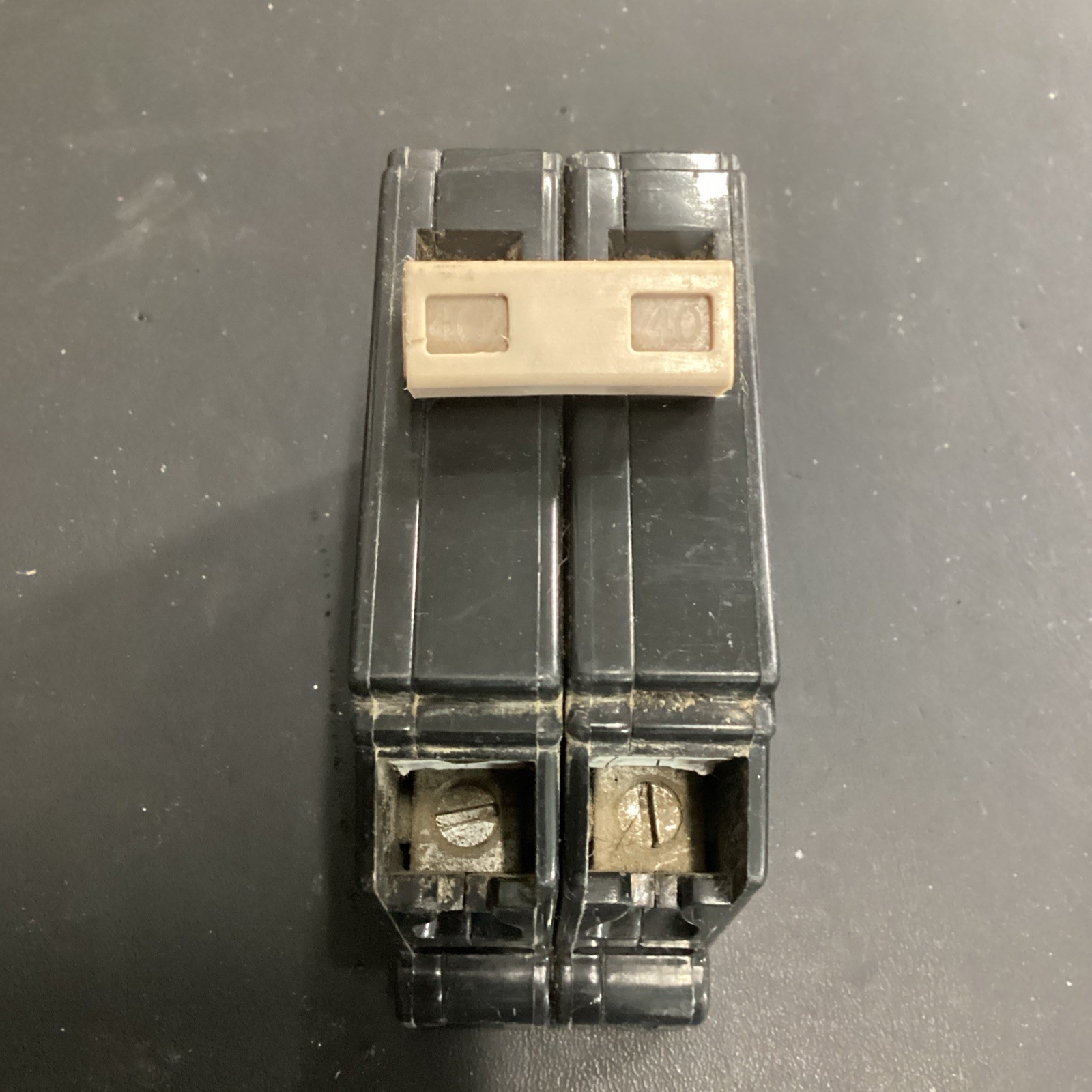Cutler Hammer CH240 Circuit Breaker 40 Amp 2 Pole Plastic Foot