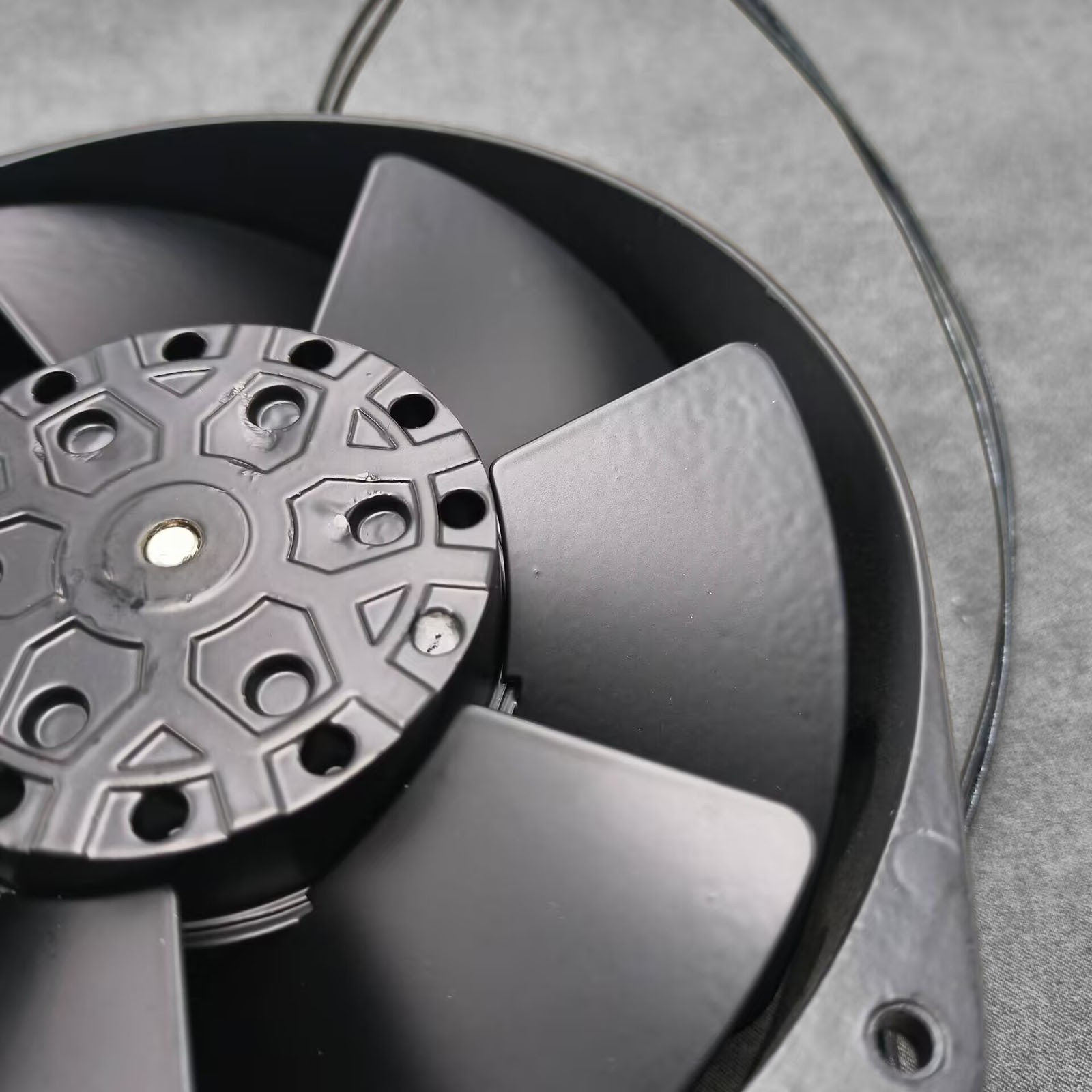 Brand New US7556-TP-0T1 OT1 200V 40/36W Leaf High Temperature for Axial Fan