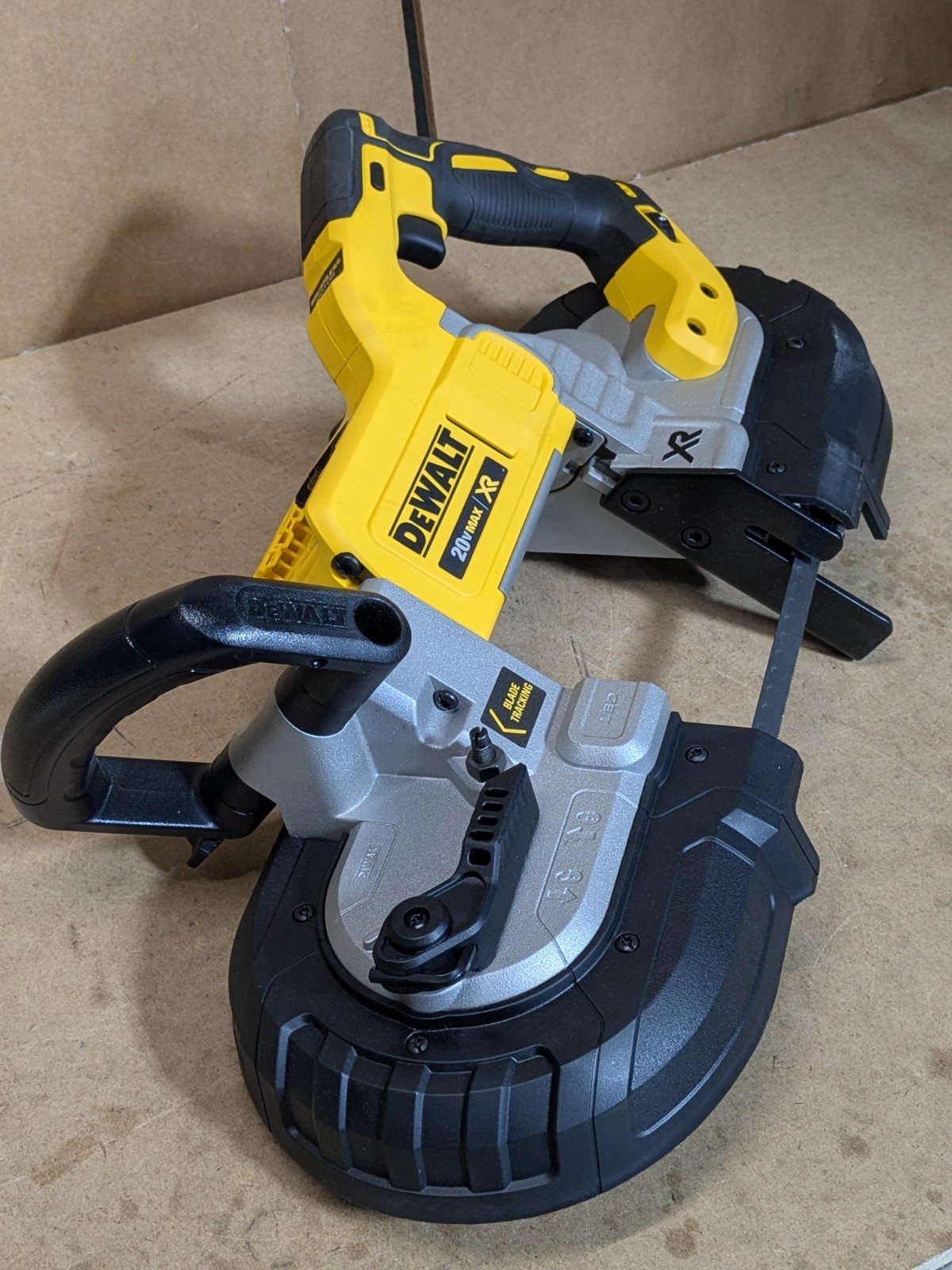 Dewalt 20V MAX Cordless Deep Cut Bandsaw 490 SFPM 5″ x 4-3/4″ Capacity DCS374