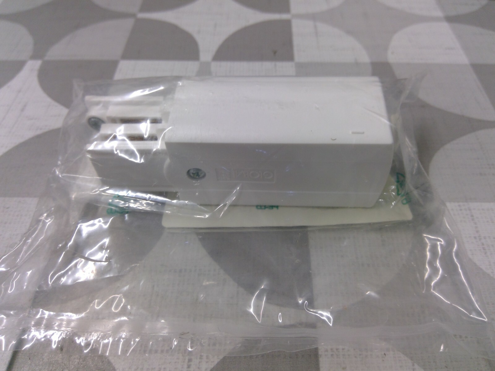 Global Trac Pro / Nordic Aluminium XTS 11-3UL End Feed, White **Free Shipping**
