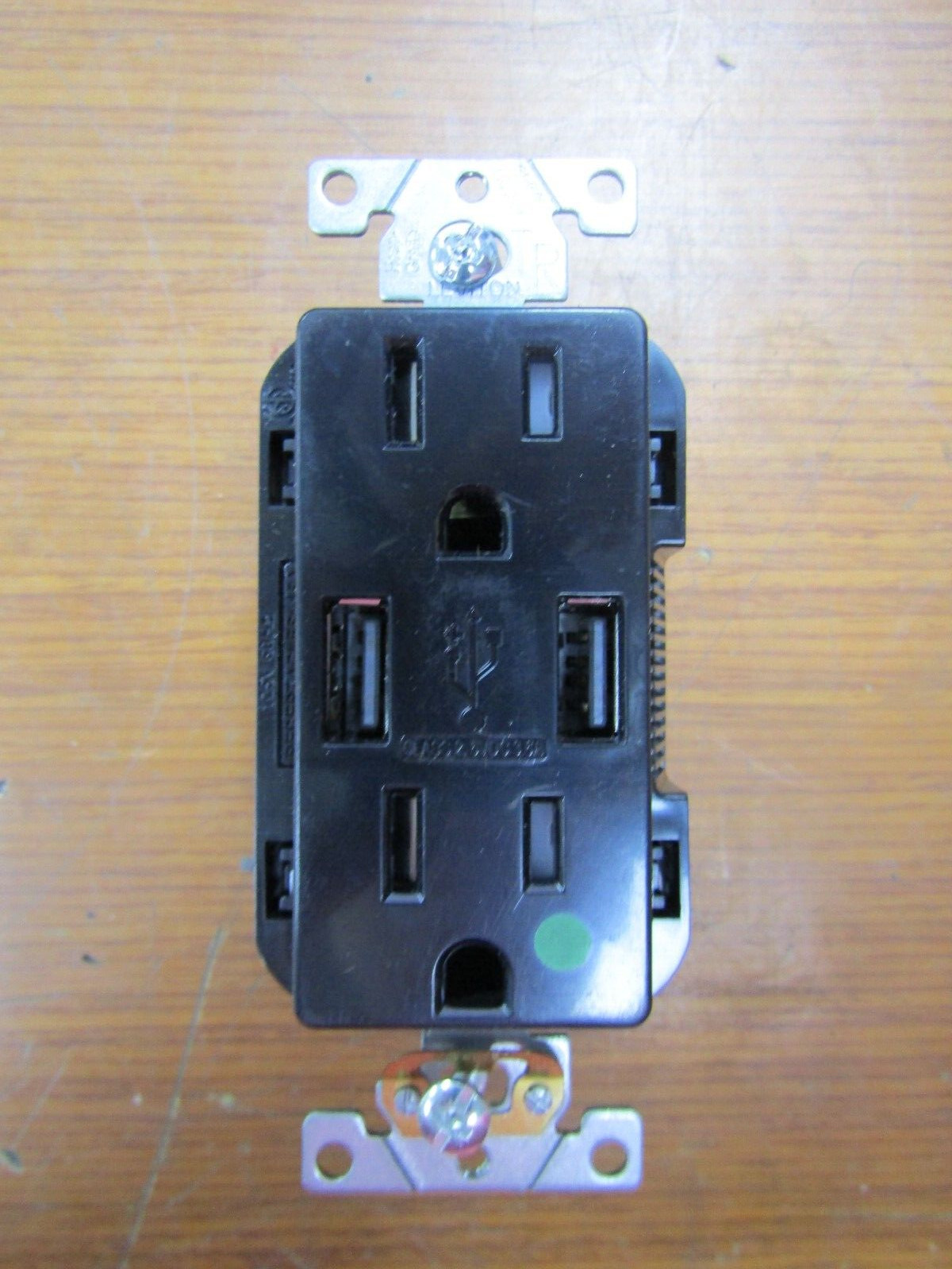 💥NEW LEVITON 15 AMP BLACK COMBO USB / RECEPTACLE 125 VAC T5632-HGE