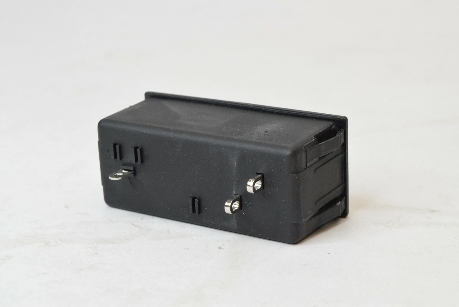 Qualtek IEC Power Jack Switch Input Module Fused Panel Mount IEC320 120v 250v 6A