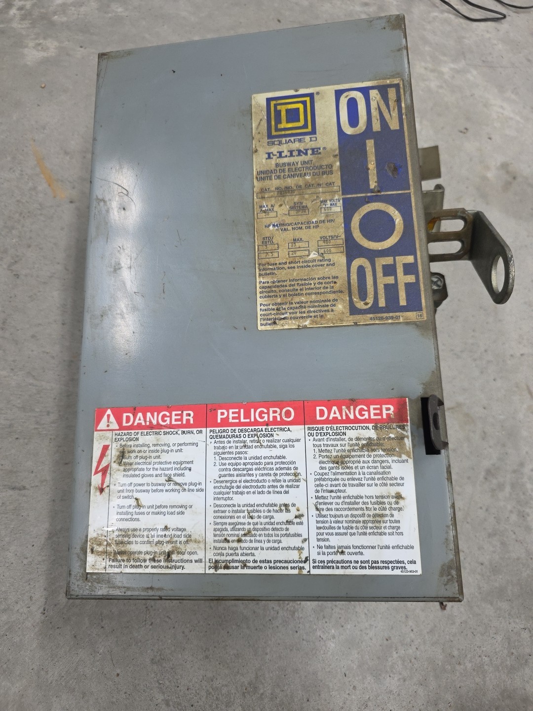 Square D PQ3603G 30A 600V 3 Pole 3W Fusible FUSED Bus Plug NEW OLD STOCK