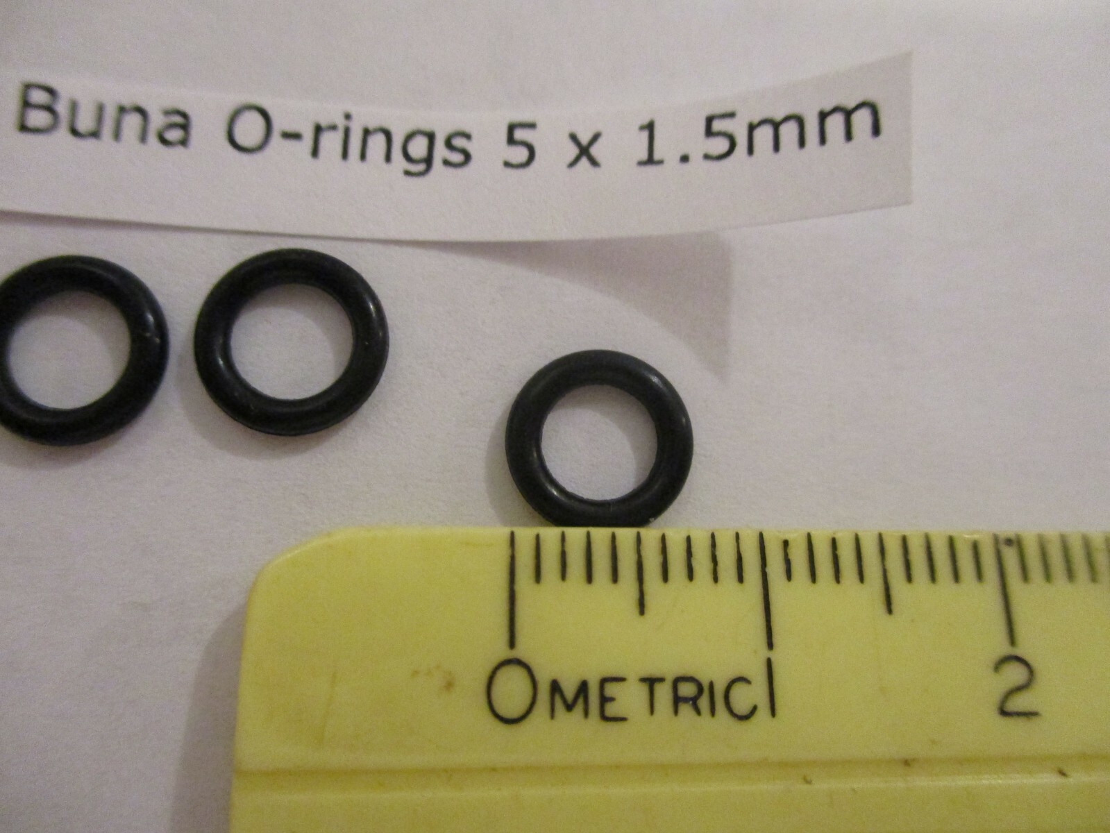 5mm ID x 8mm OD x 1.5mm thick O-ring. Buna-70. Quan 5.