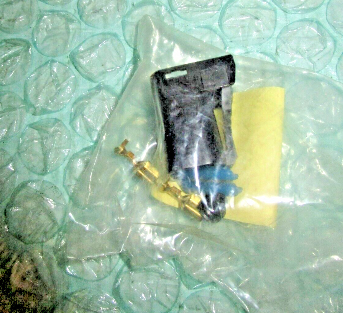 New Mitsubishi connector 32B90-00300