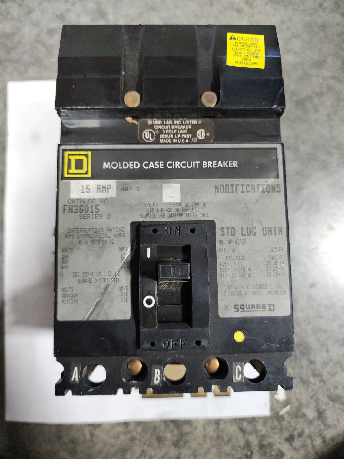 Square D Circuit Breaker 15A 600VAC – FH36015 NEW