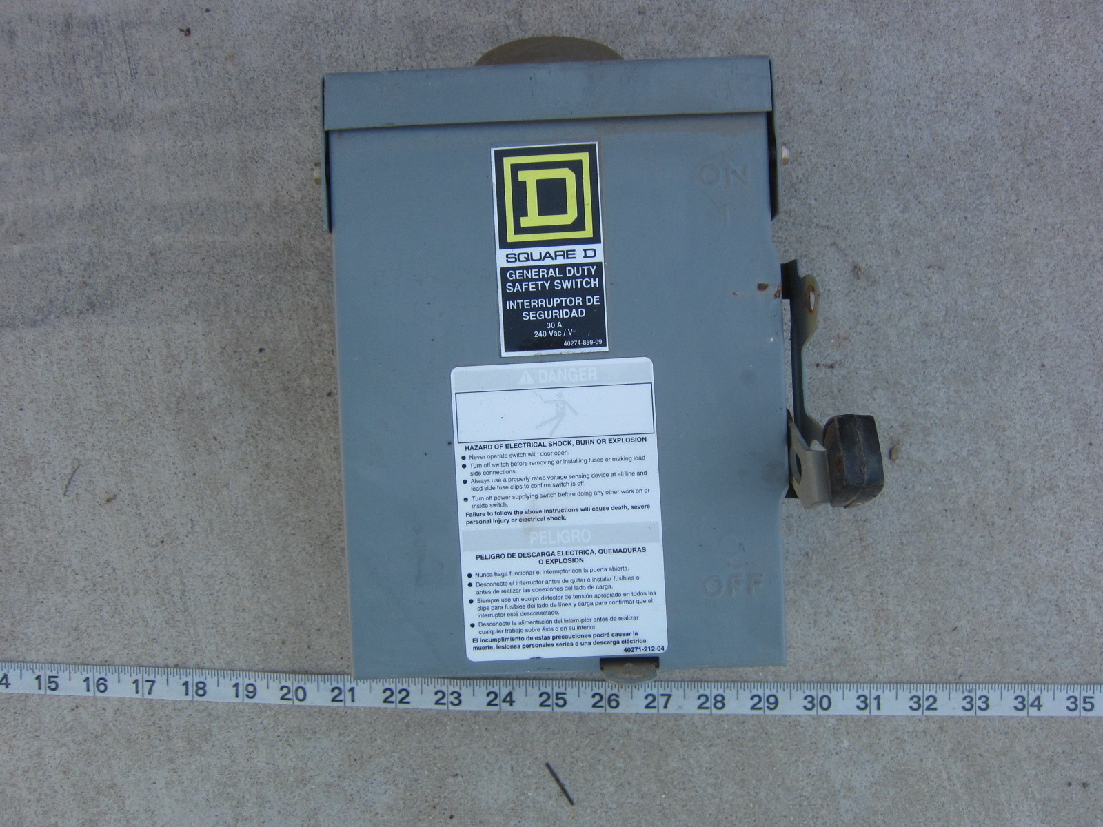 Square D D221NRB 2P 30A 240V 3R Disconnect Safety Switch, Used