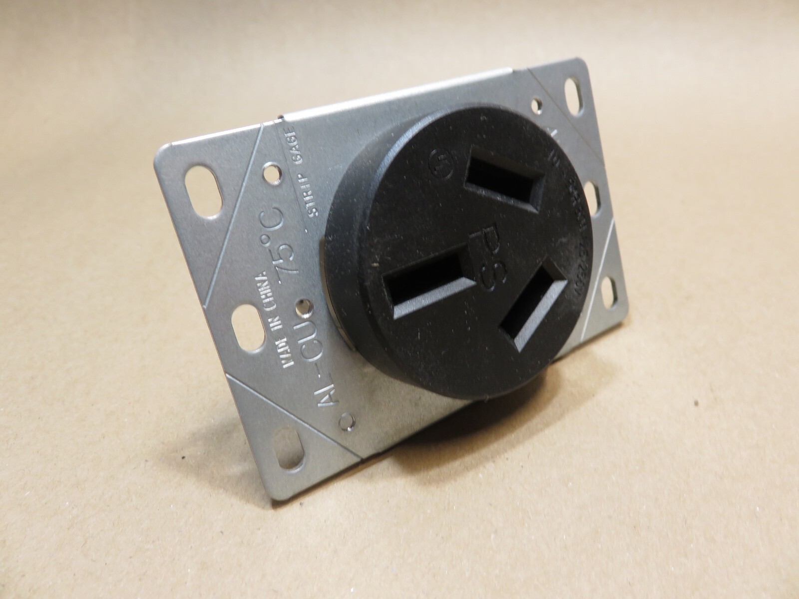 AL-CU 75*C Strip Gage ( 10-30R 30A 125/250V )
