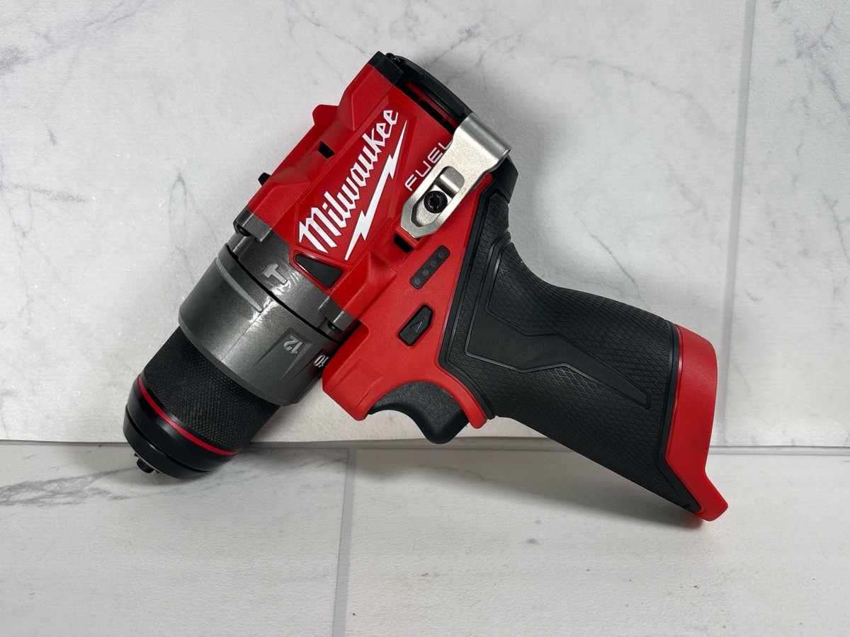 Milwaukee M12 12V 1/2″ Drill & 1/4″ Impact Driver Set w/ XC4.0 Batte (A1G009950)