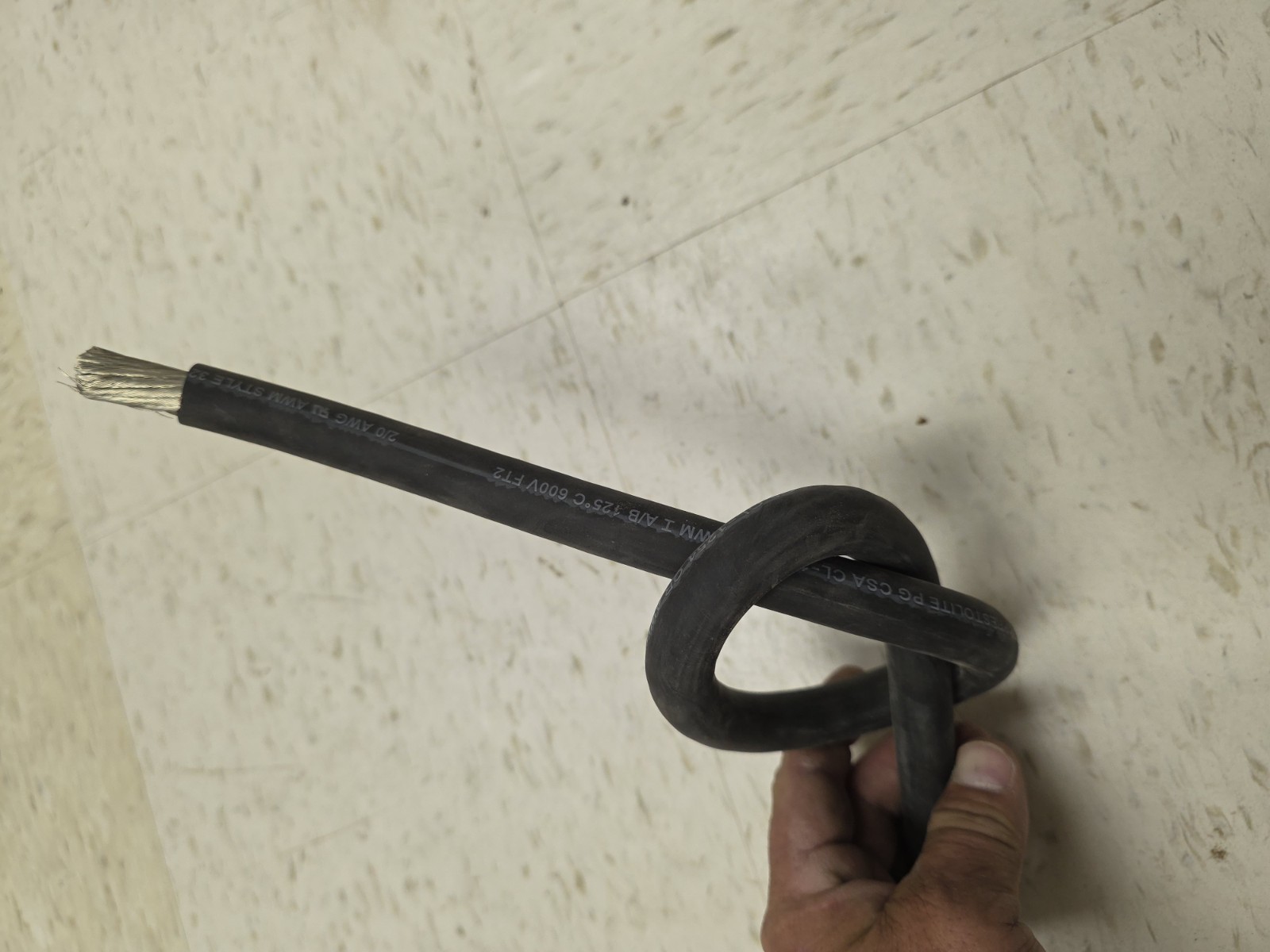 2/0 AWG Copper Wire 12-17 Ft. lengths. red or black. I can cut to length $4/ft.