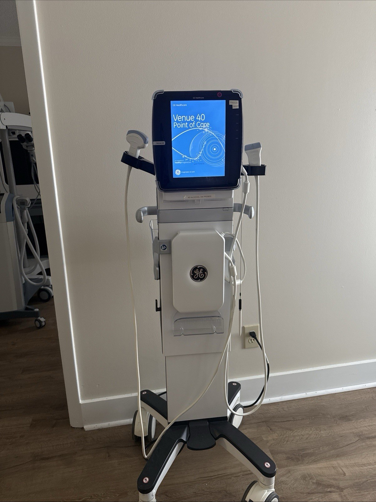 GE Venue 40 Portable Ultrasound Machine w/ 2 Probes + Docking cart 2014