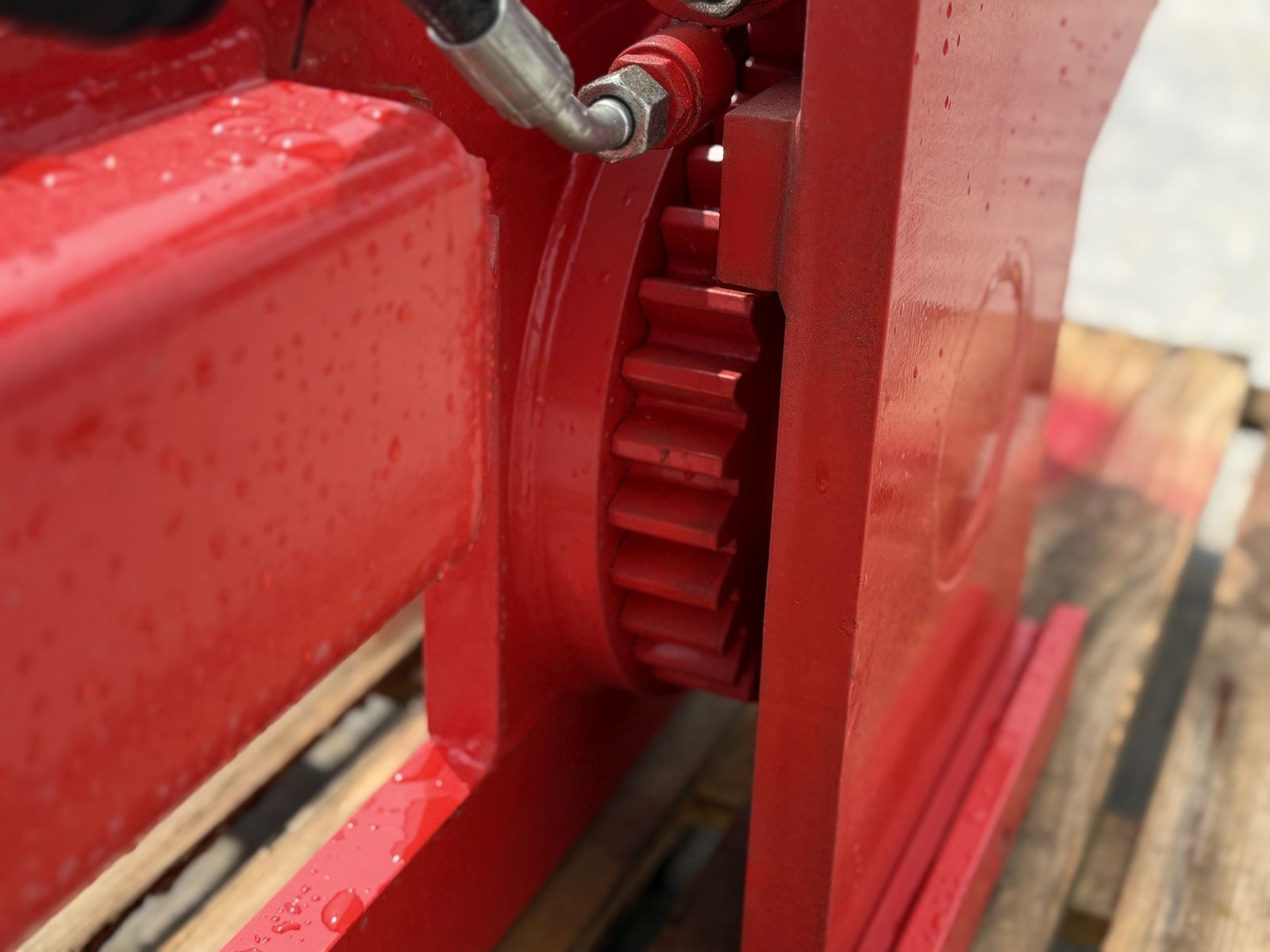 Crate turning device for forklift with holding arm FEM2 ISO2 pallet turner lathe