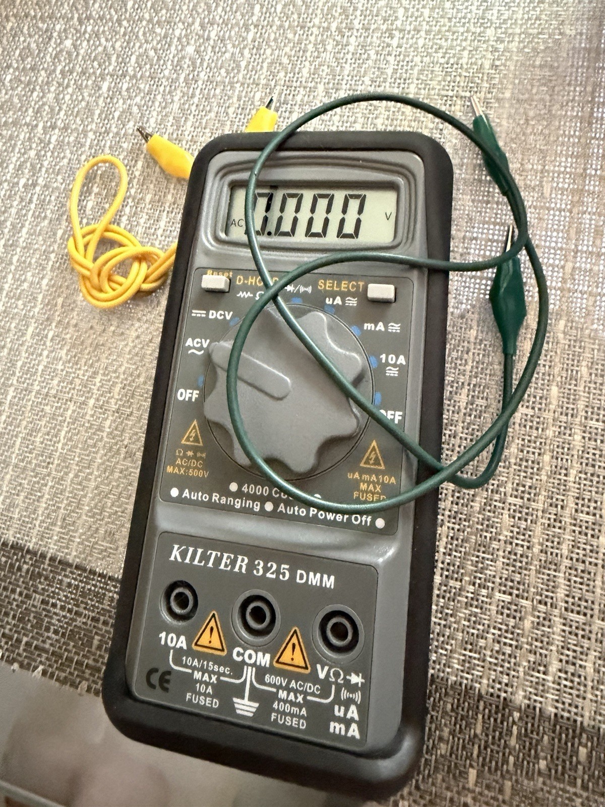KILTER 325 4000-Count CAT III 600V Auto-Ranging DMM w/ Leads & Clips